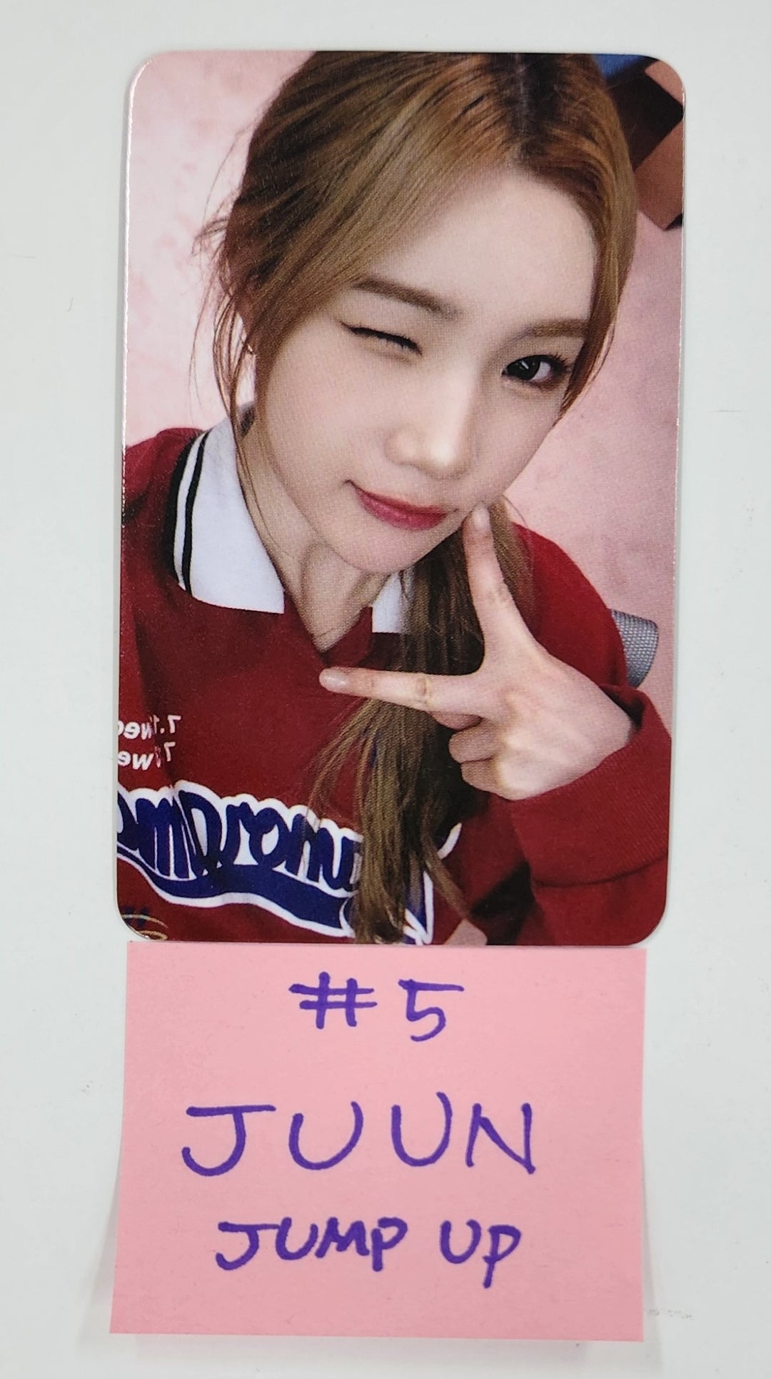 Hearts2Hearts "The Chase" - Jump Up Fansign Event Photocard [25.4.8]