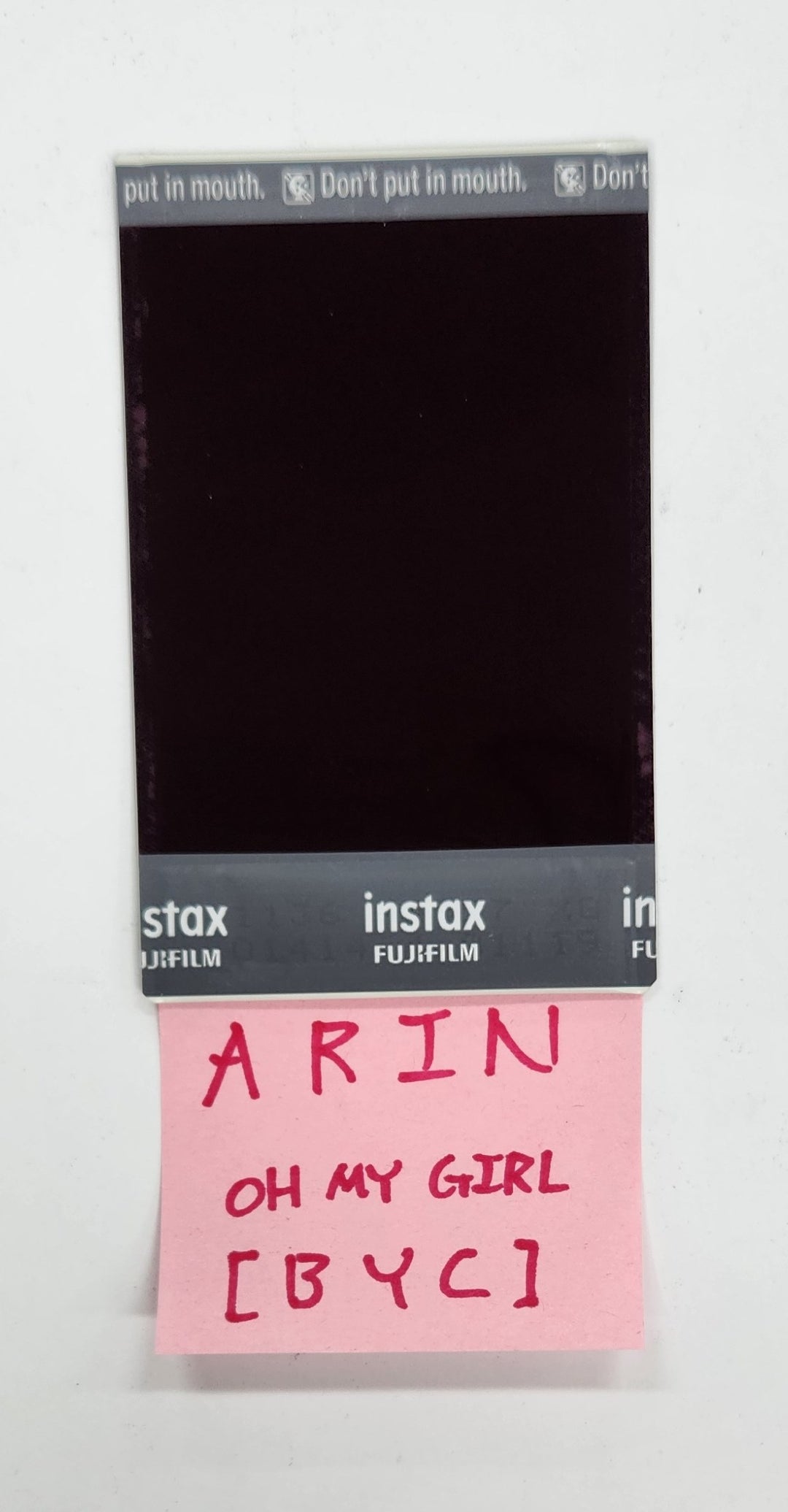 Arin (Of Oh My Girl) - Hand Autographed(Signed) Polaroid [25.4.8]