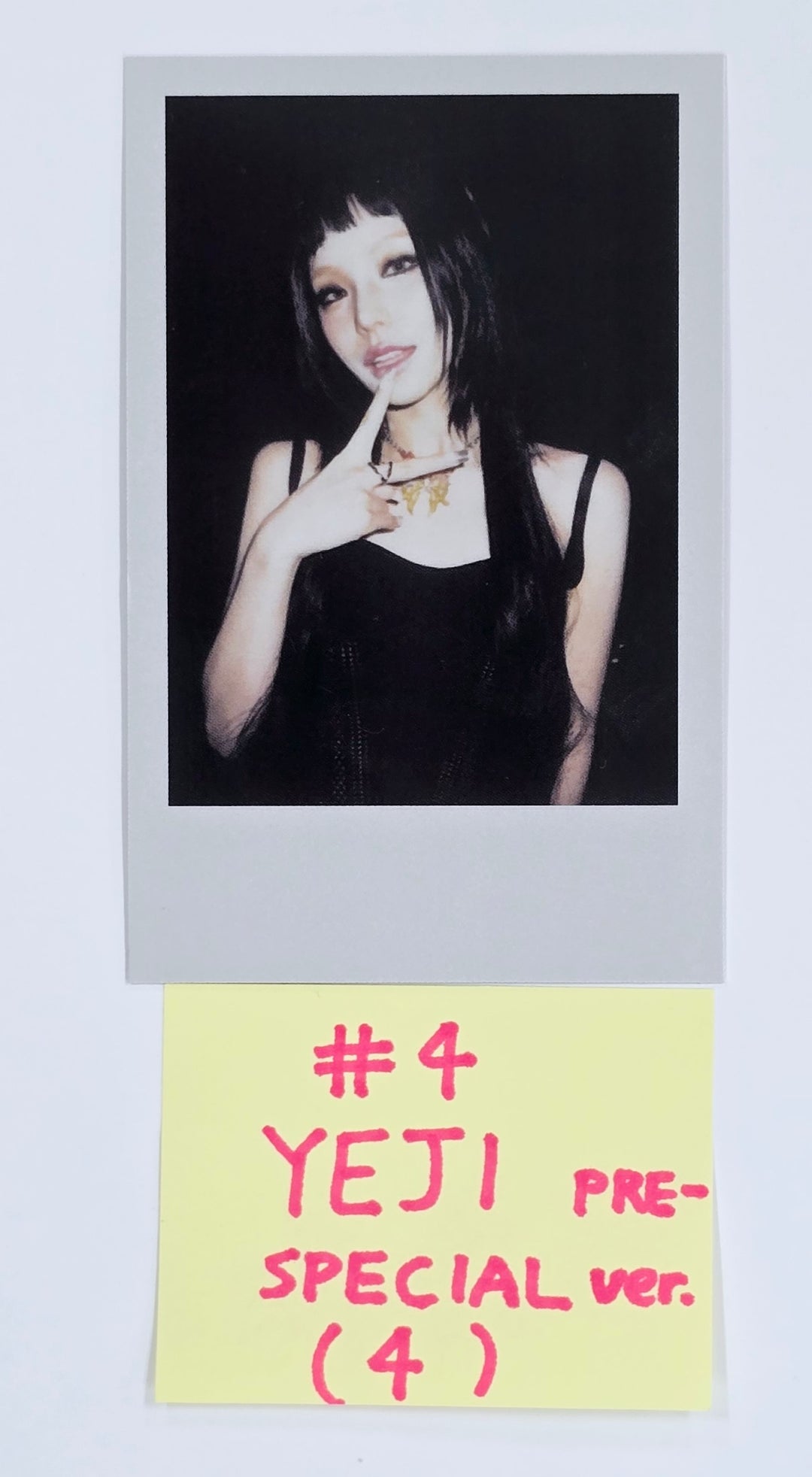 YEJI (Of ITZY) "Air" - Official Photocard [SPECIAL VER.] [25.4.8]