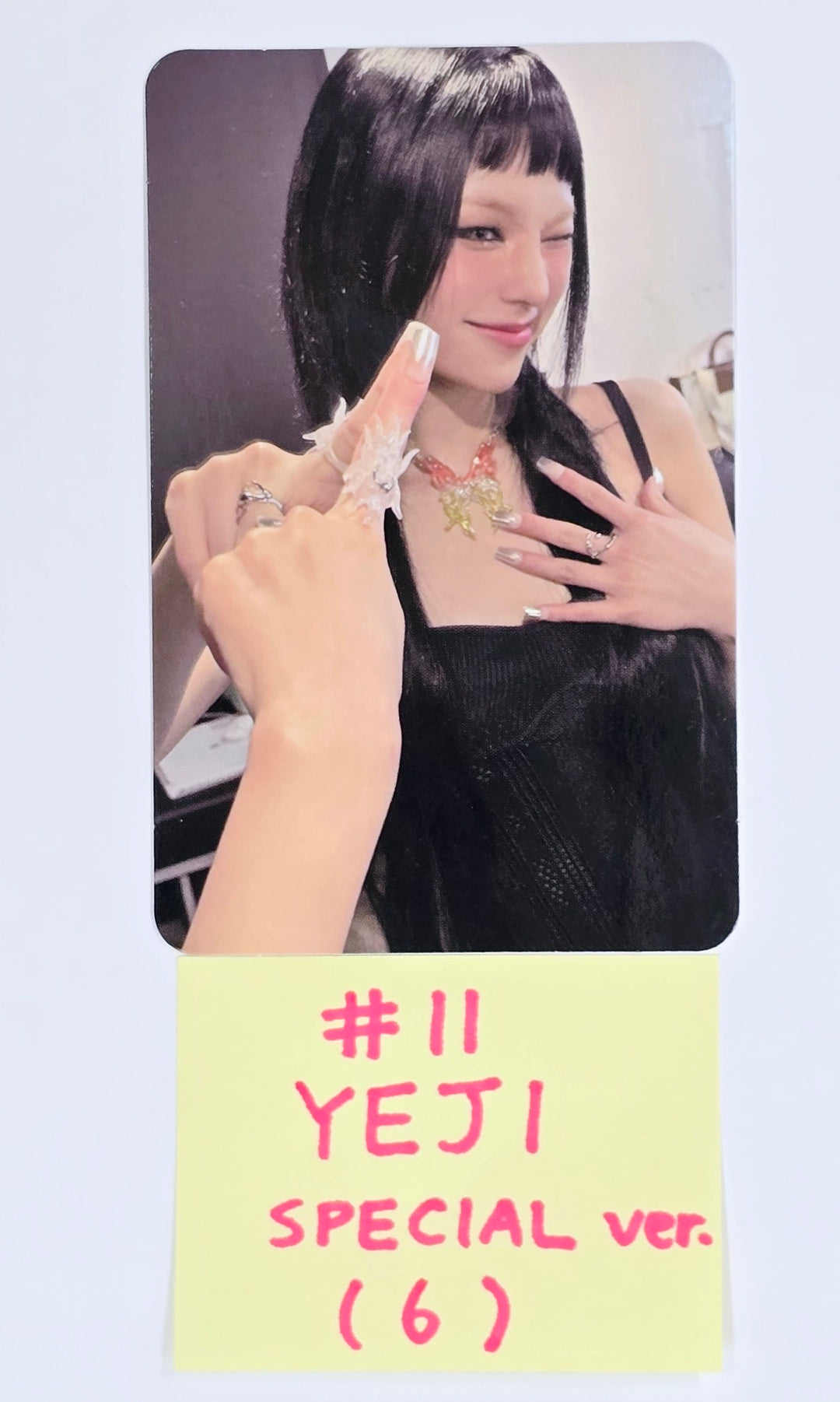 YEJI (Of ITZY) "Air" - Official Photocard [SPECIAL VER.] [25.4.8]