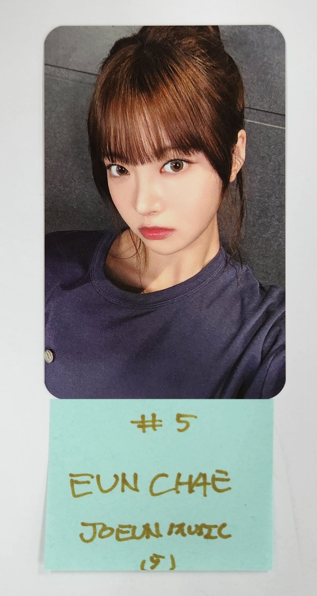 Le Sserafim "Hot" - Joeun Music Fansign Event Photocard [25.4.9]