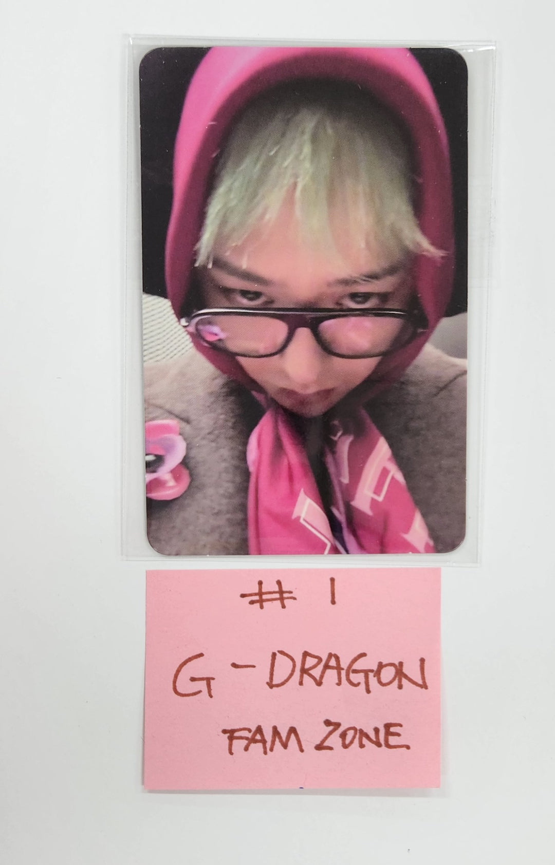 G-Dragon "Übermensch" 2025 World Tour - FAM ZONE Photocard [25.4.10]