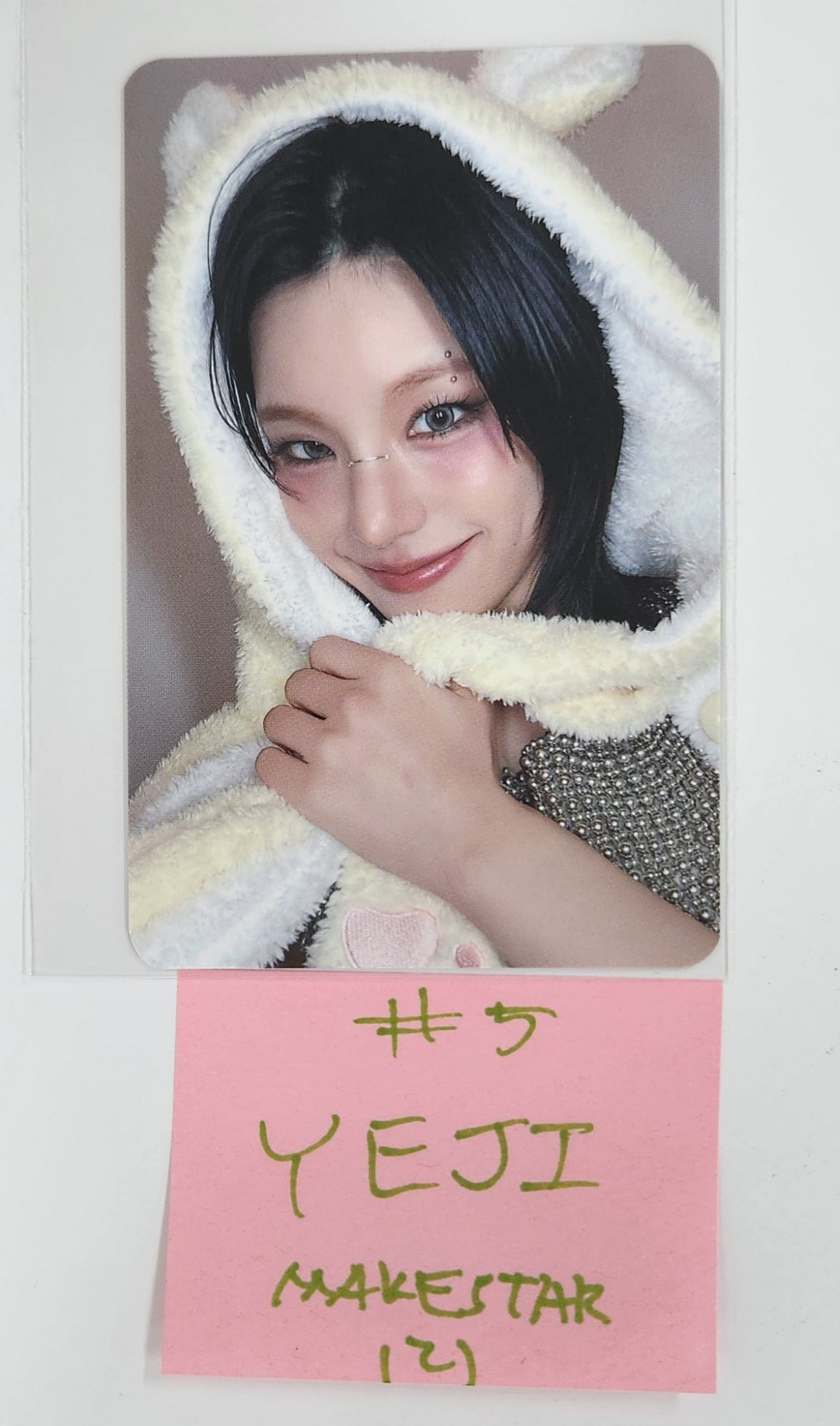 YEJI (Of ITZY) "Air" - Makestar Fansign Event Photocard [25.4.10]