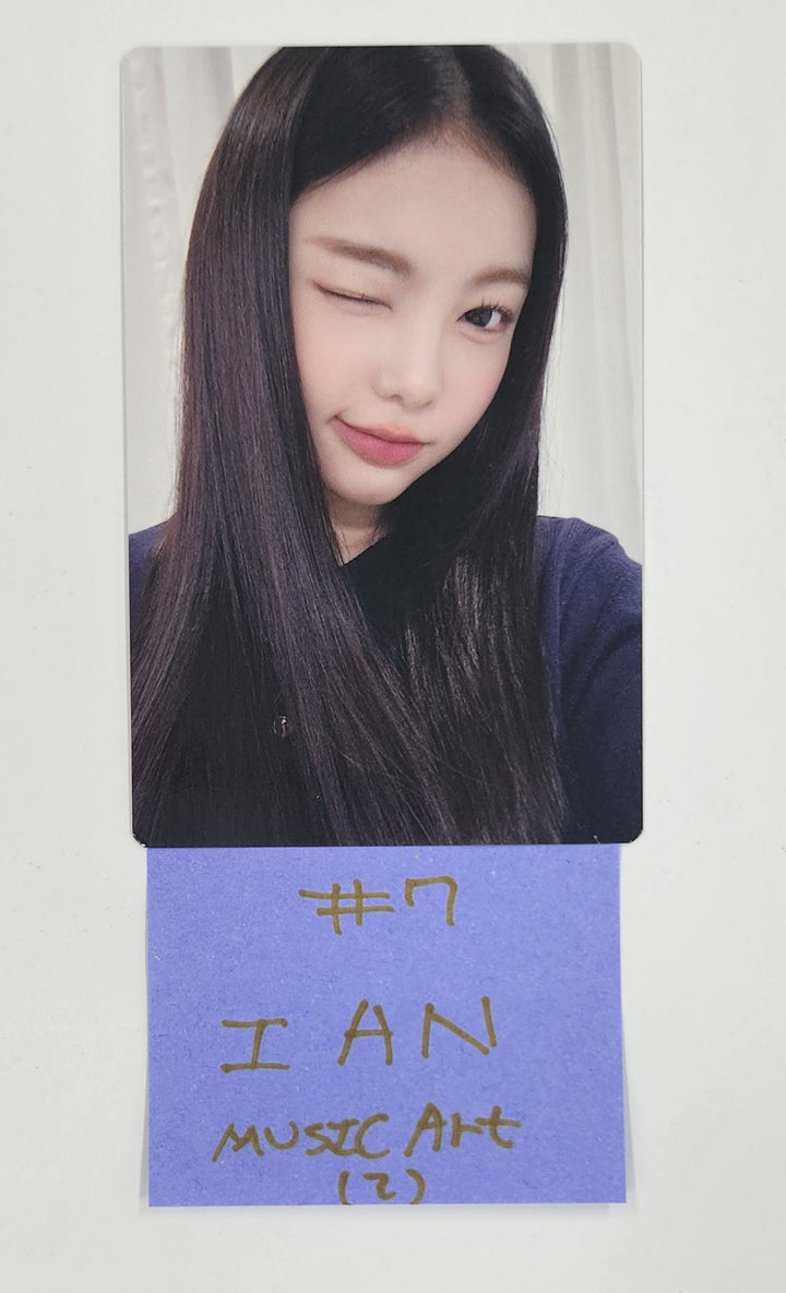 Hearts2Hearts "The Chase" - Music Art Fansign Event Photocard Round 2 [25.4.11]
