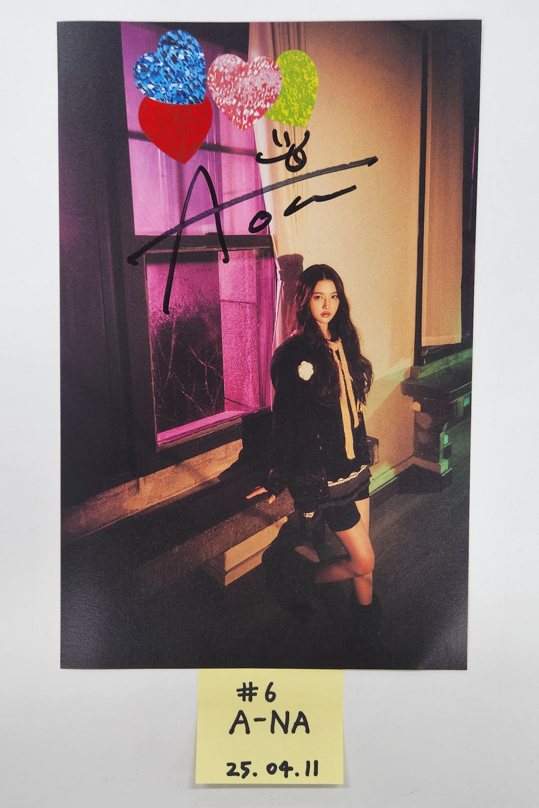 Hearts2Hearts "The Chase" - A Cut Page From Fansign Event Album [25.4.11]