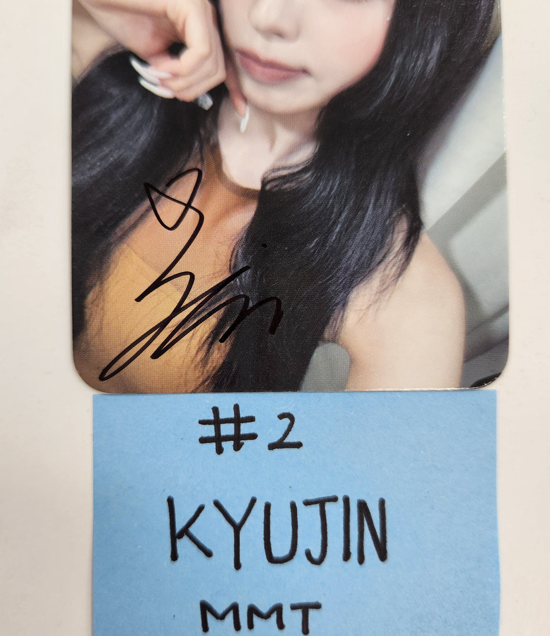 HAEWON&amp; KYUJIN (Of NMIXX) "Fe3O4: FORWARD" - Hand Autographed(Signed) Photocard [25.04.15]