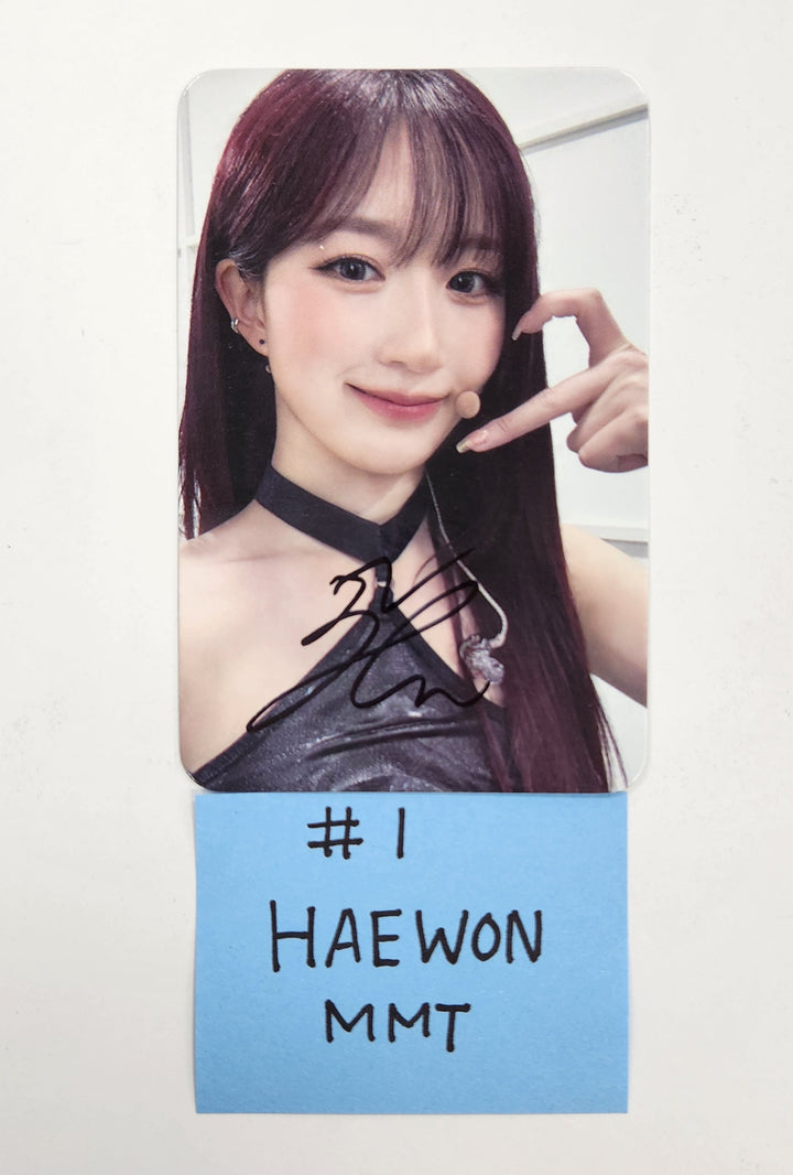 HAEWON&amp; KYUJIN (Of NMIXX) "Fe3O4: FORWARD" - Hand Autographed(Signed) Photocard [25.04.15]