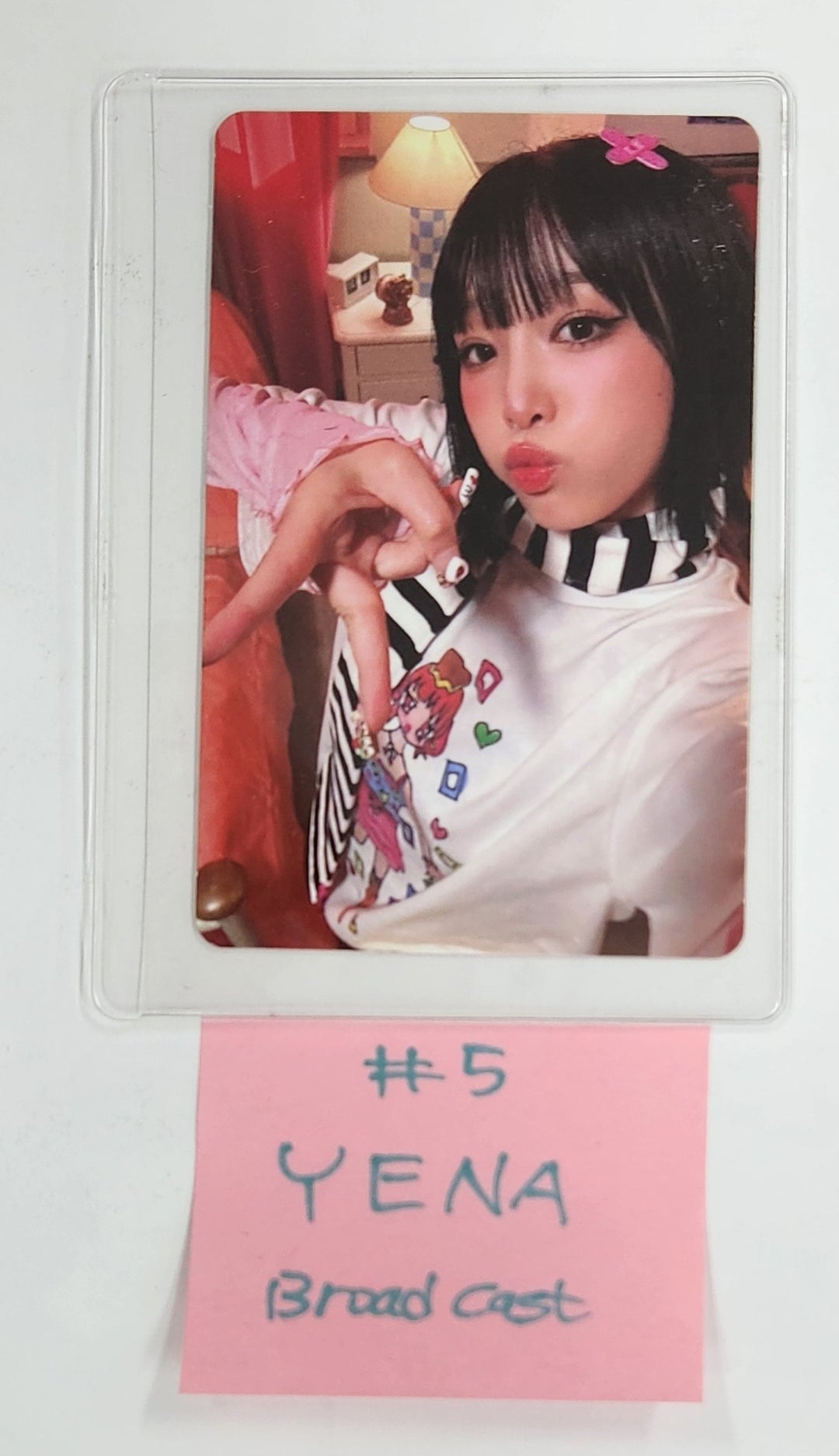 Yena "NEMONEMO" - Broadcast Photocard [25.4.16]