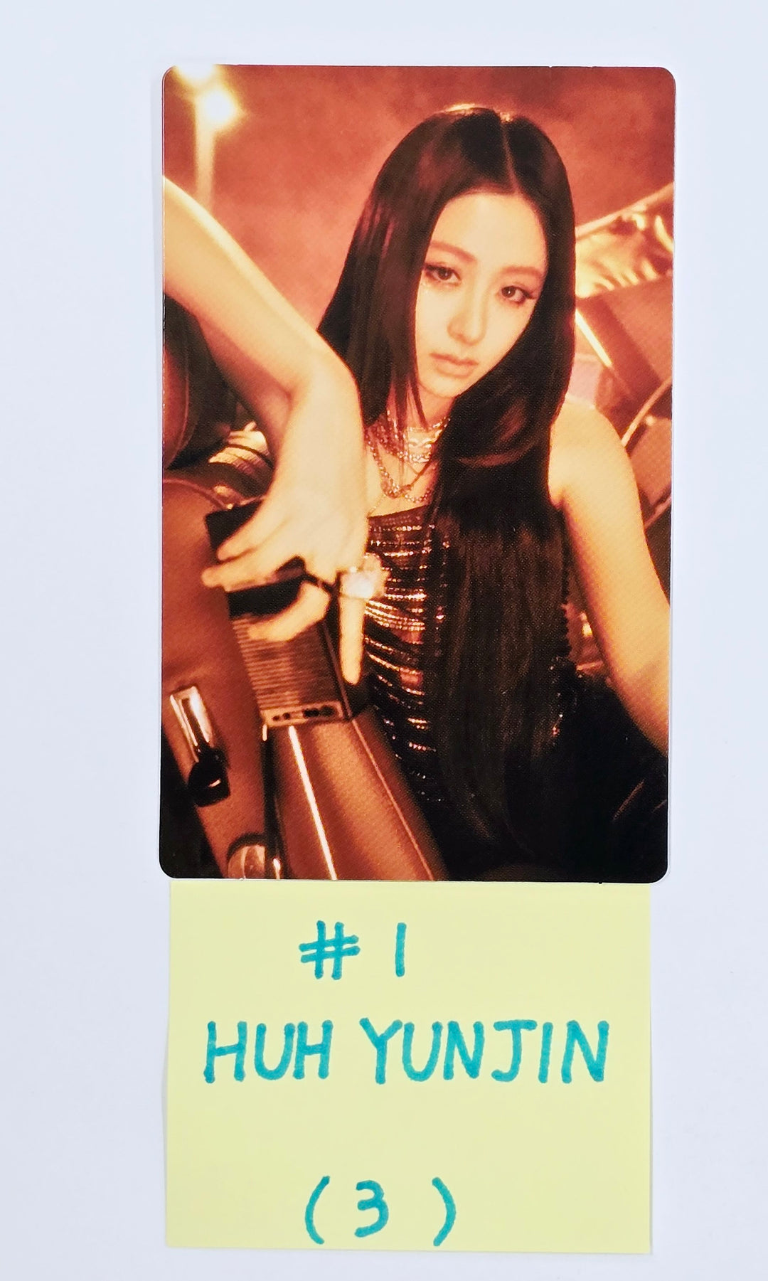 LE SSERAFIM "EASY CRAZY HOT" 2025 LE SSERAFIM TOUR - Official Mini Photocard (1) [25.4.21]