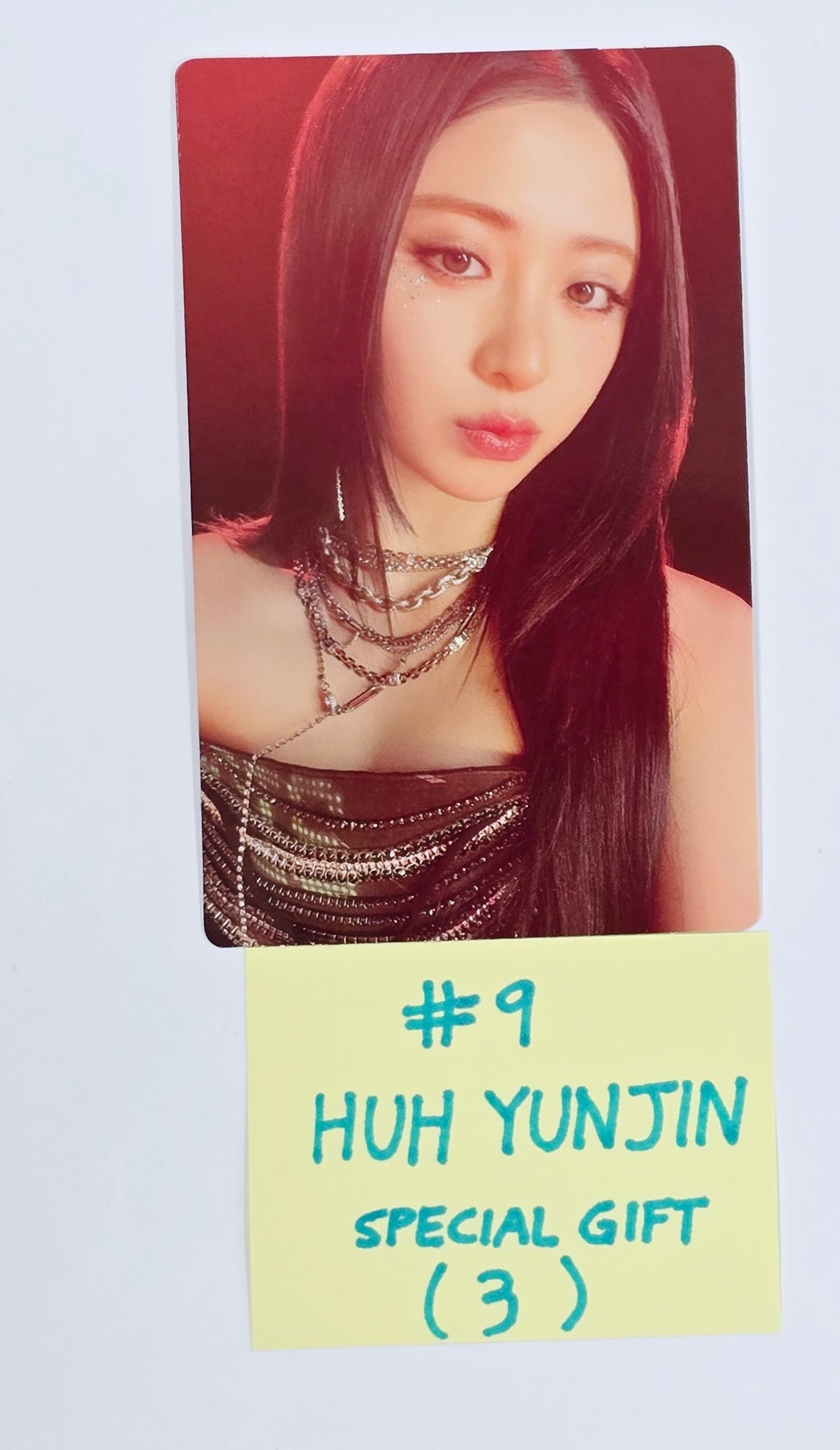 LE SSERAFIM "EASY CRAZY HOT" 2025 LE SSERAFIM TOUR - Official Mini Photocard (1) [25.4.21]