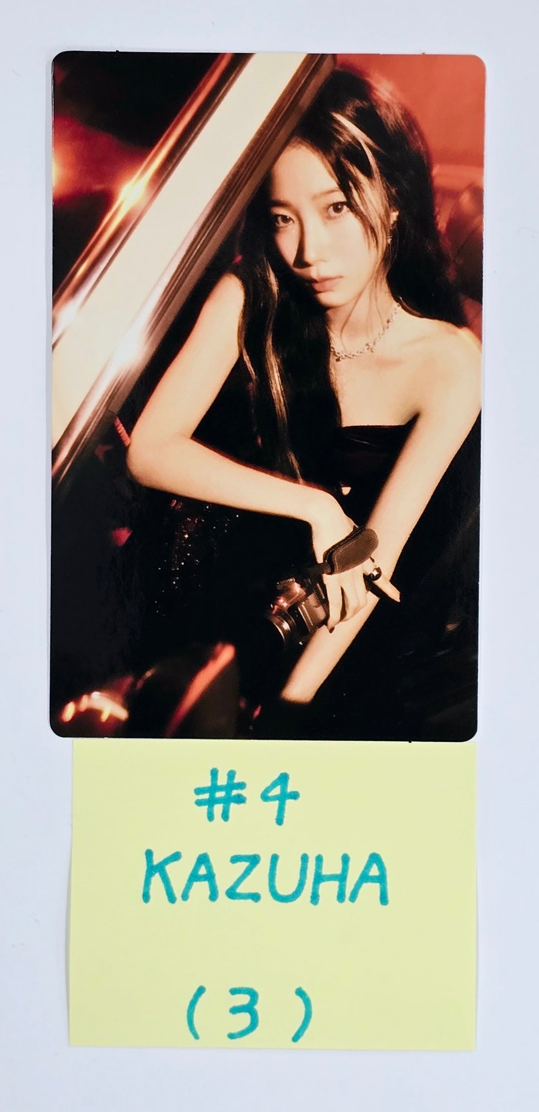 LE SSERAFIM "EASY CRAZY HOT" 2025 LE SSERAFIM TOUR - Official Mini Photocard (2) [25.4.21]