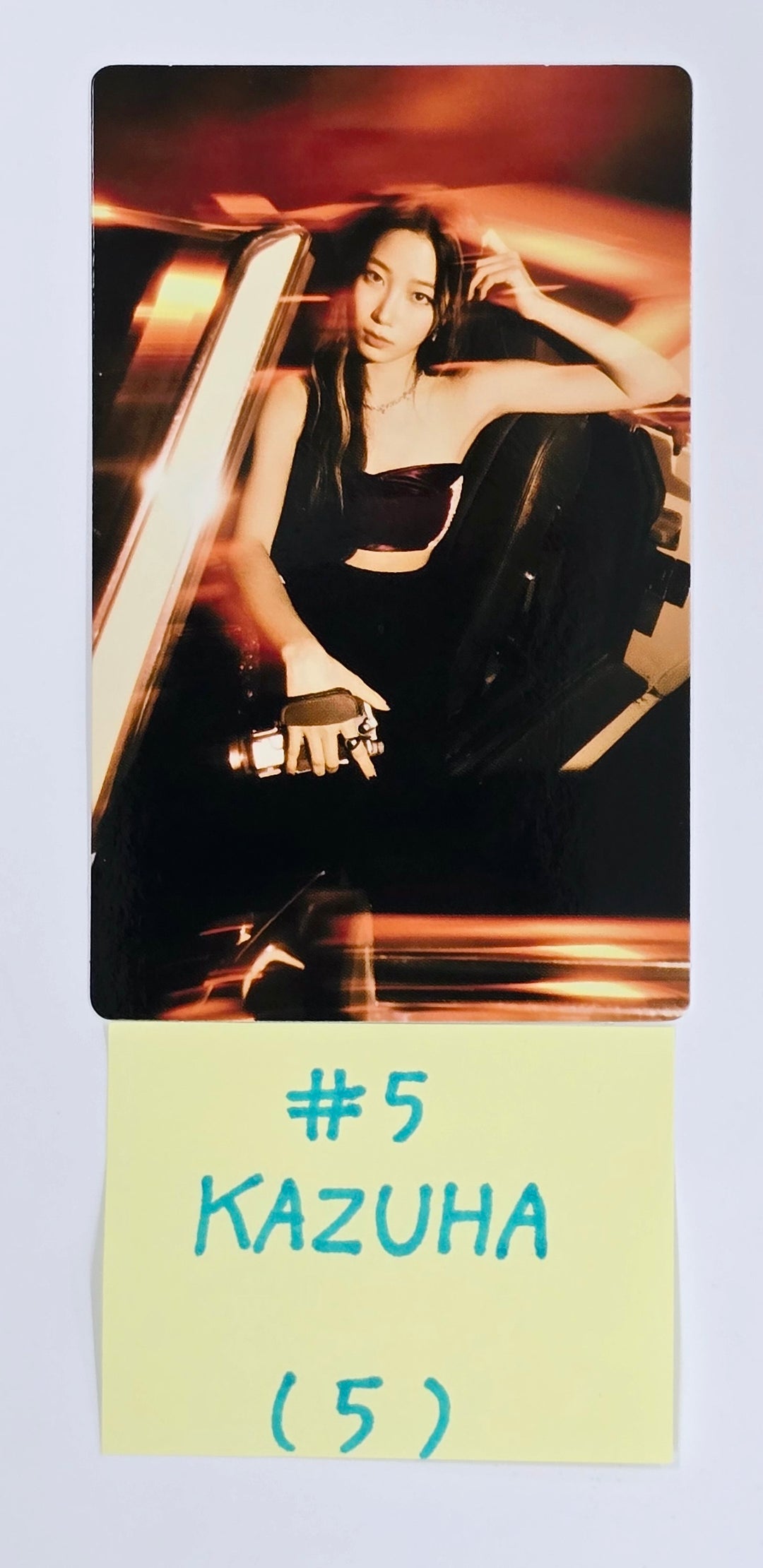 LE SSERAFIM "EASY CRAZY HOT" 2025 LE SSERAFIM TOUR - Official Mini Photocard (2) [25.4.21]