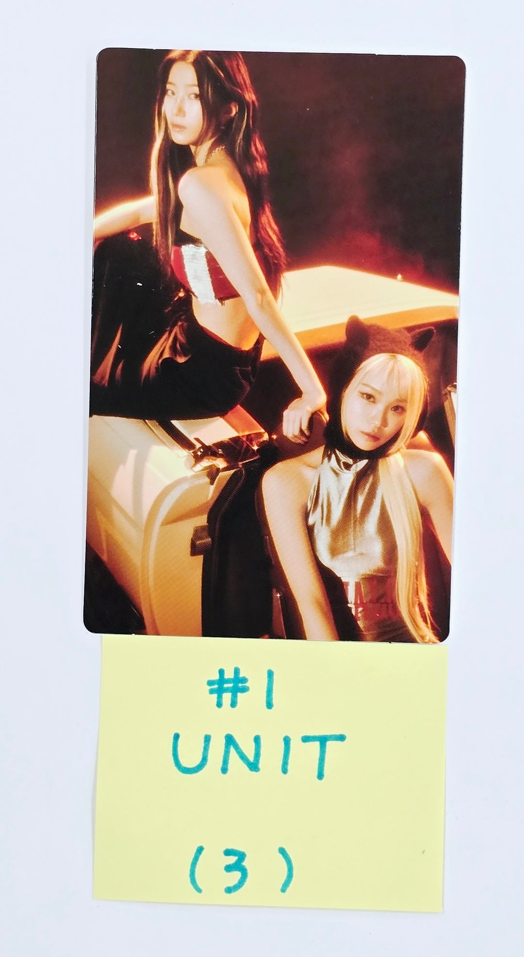 LE SSERAFIM "EASY CRAZY HOT" 2025 LE SSERAFIM TOUR - Official Mini Photocard (2) [25.4.21]