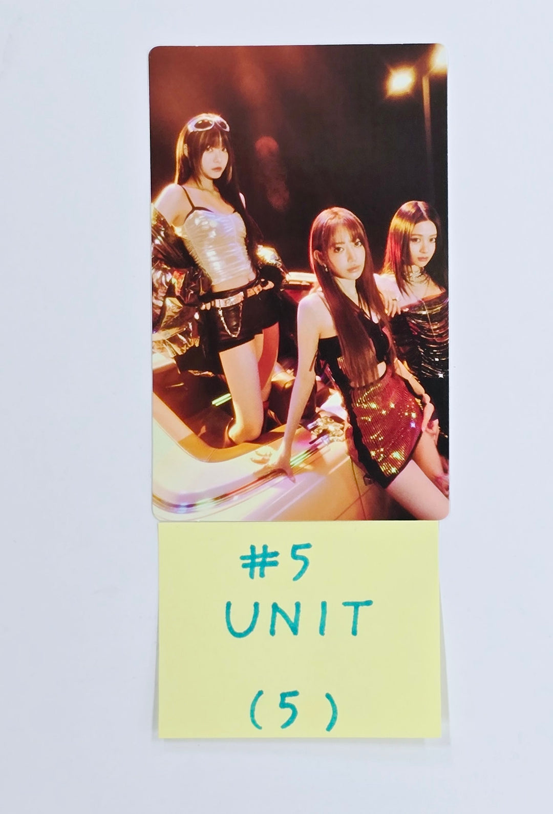 LE SSERAFIM "EASY CRAZY HOT" 2025 LE SSERAFIM TOUR - Official Mini Photocard (2) [25.4.21]