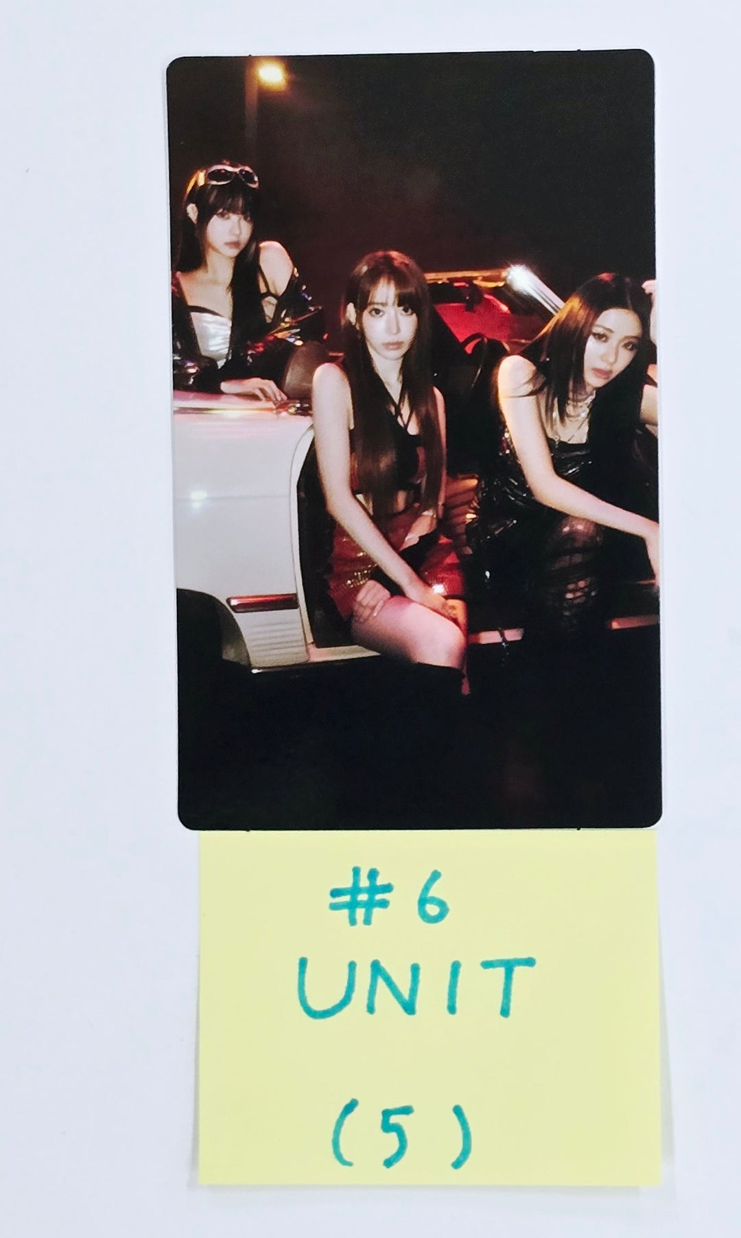 LE SSERAFIM "EASY CRAZY HOT" 2025 LE SSERAFIM TOUR - Official Mini Photocard (2) [25.4.21]