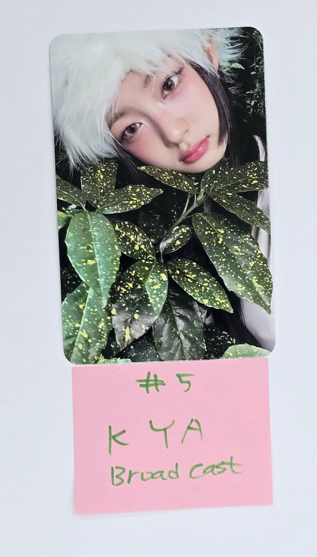 KiiiKiii "UNCUT GEM" - Broadcast Photocard [25.4.22]