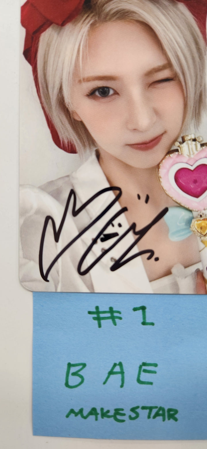 NMIXX "Fe3O4: FORWARD" - Hand Autographed(signed) Photocard [25.4.23]