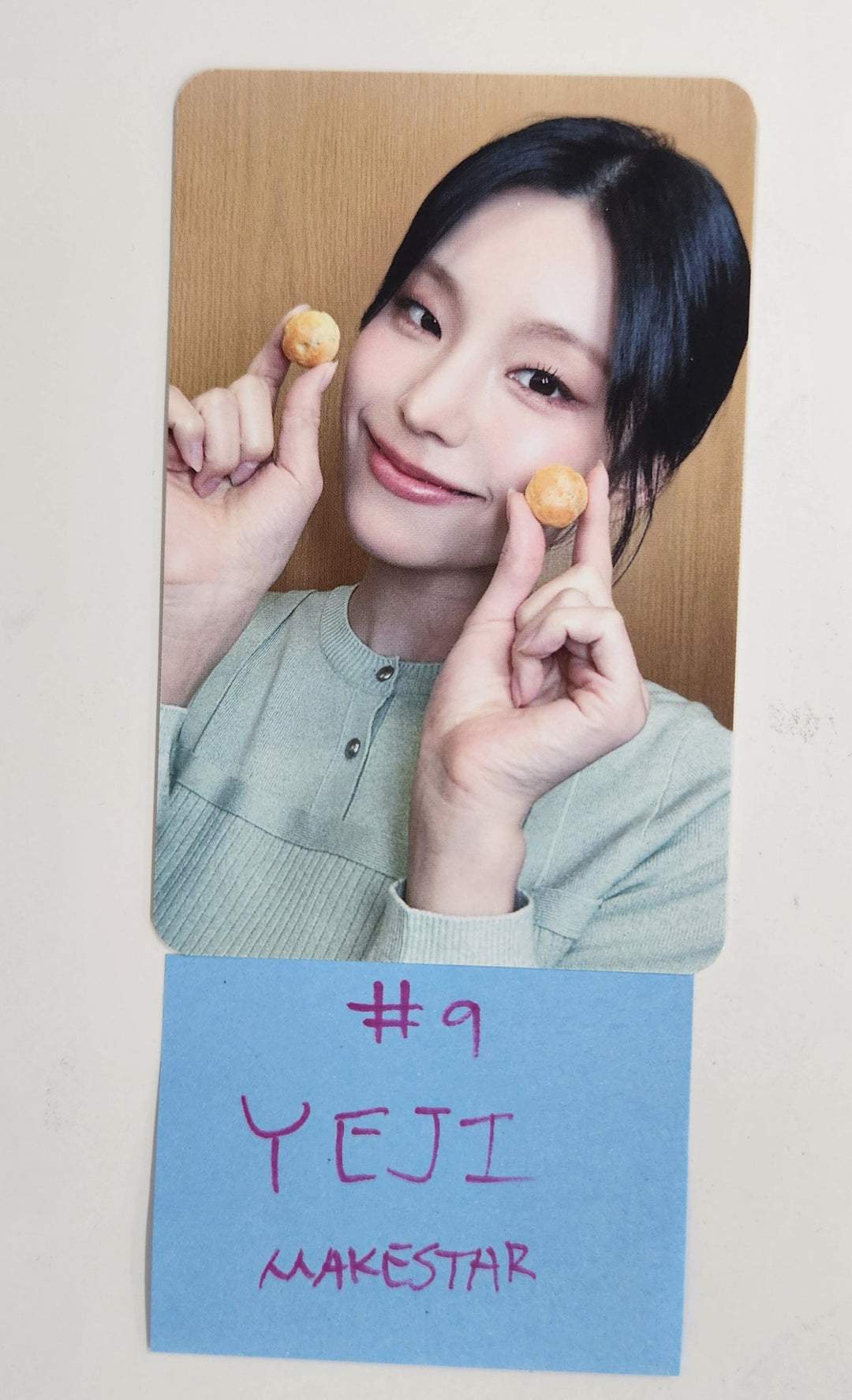 YEJI (Of ITZY) "Air" - Makestar Fansign Event Photocard Round 2 [25.4.23]