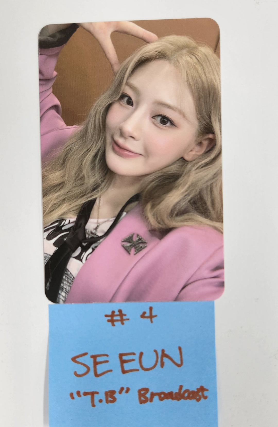 StayC "Teddy Bear" - Broadcast Photocard [25.4.23]