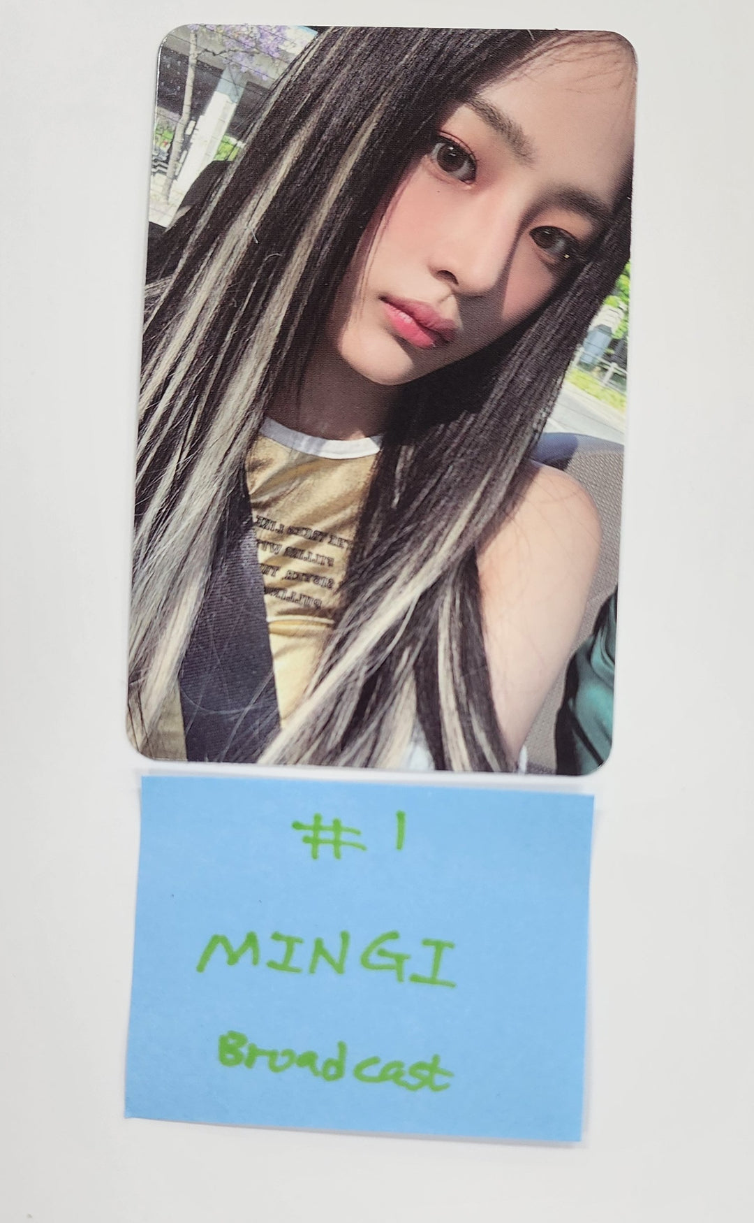 Newjeans "Get Up" - Broadcast Photocard [25.4.25]