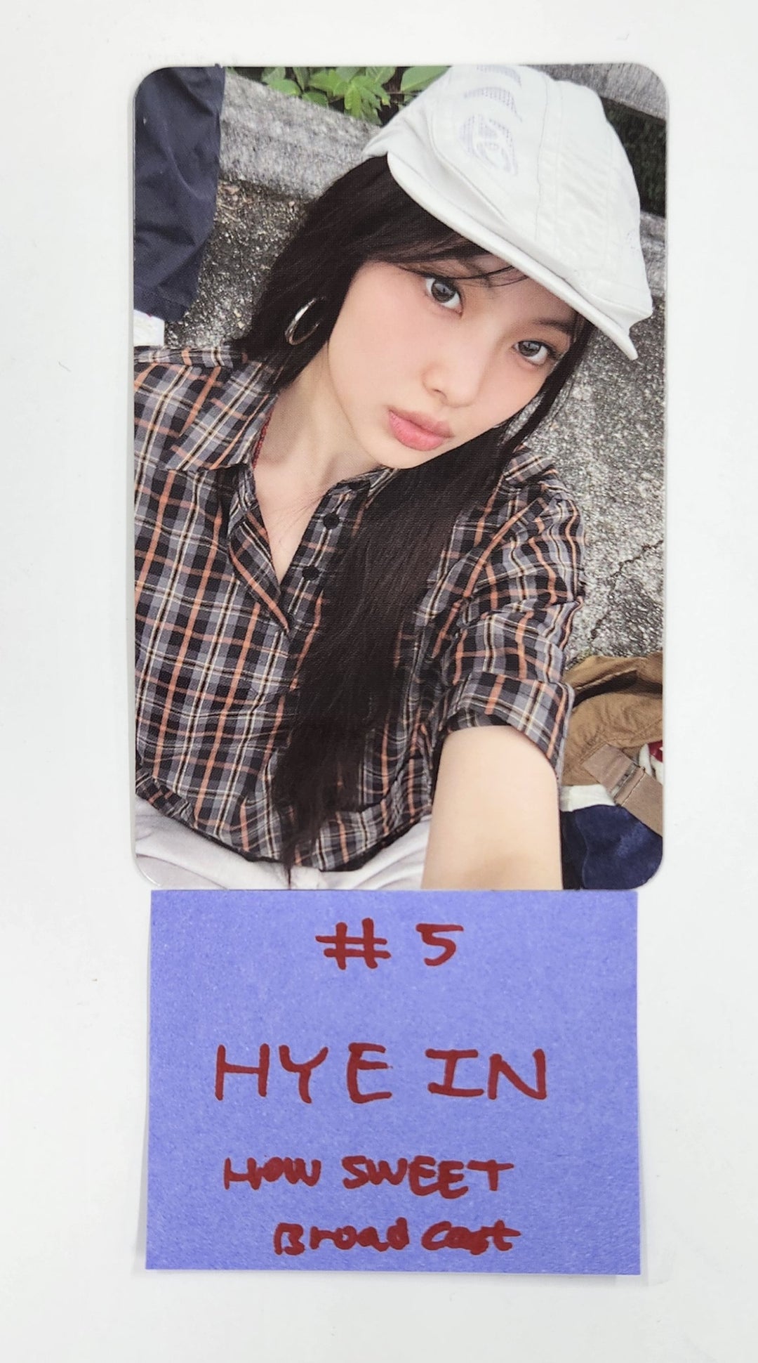 Newjeans "Howsweet" - Broadcast Photocard [25.4.28]