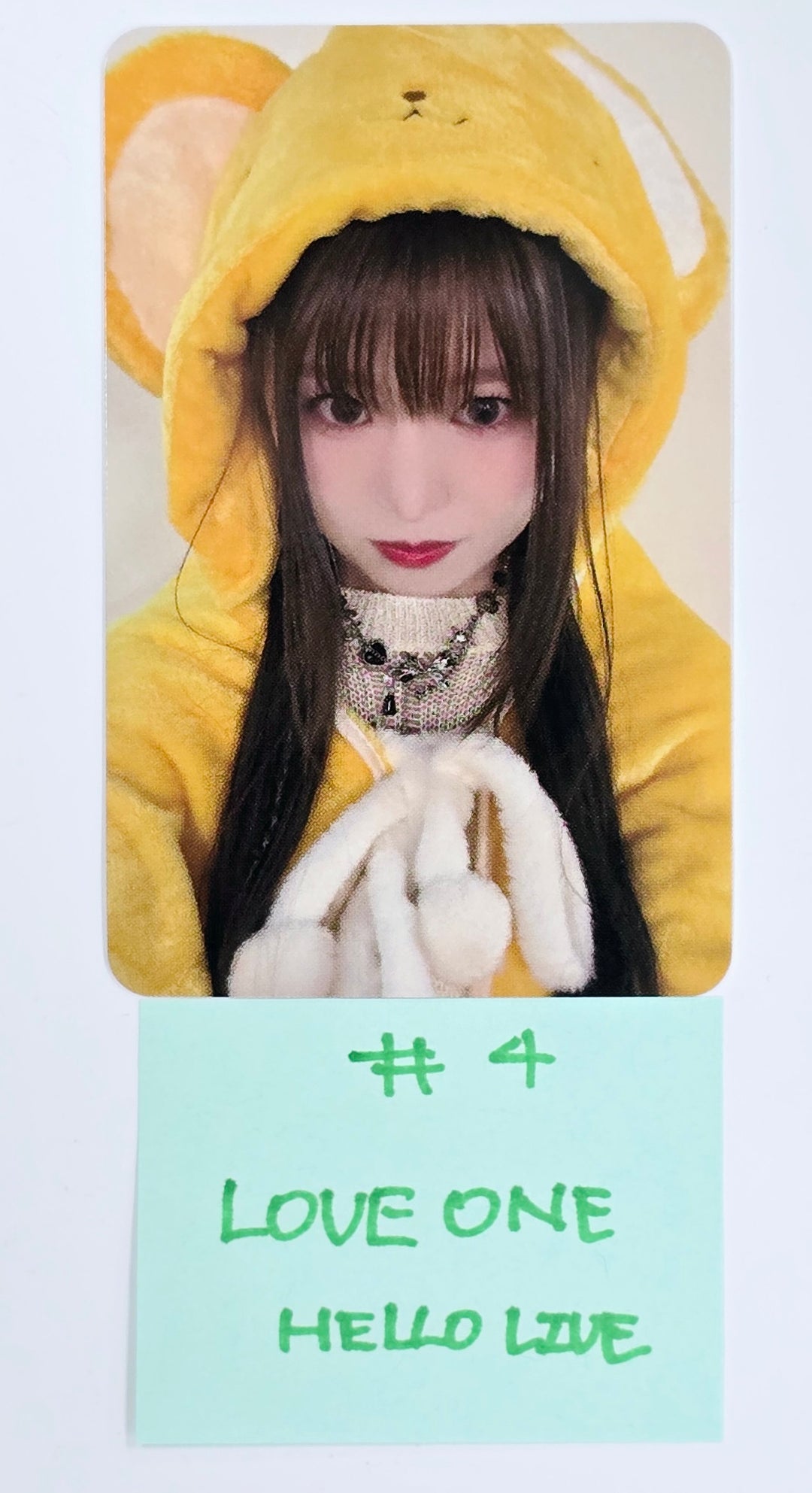 LOVEONE "Drama Queen" - Hello Live Fansign Event Photocard [25.5.9]