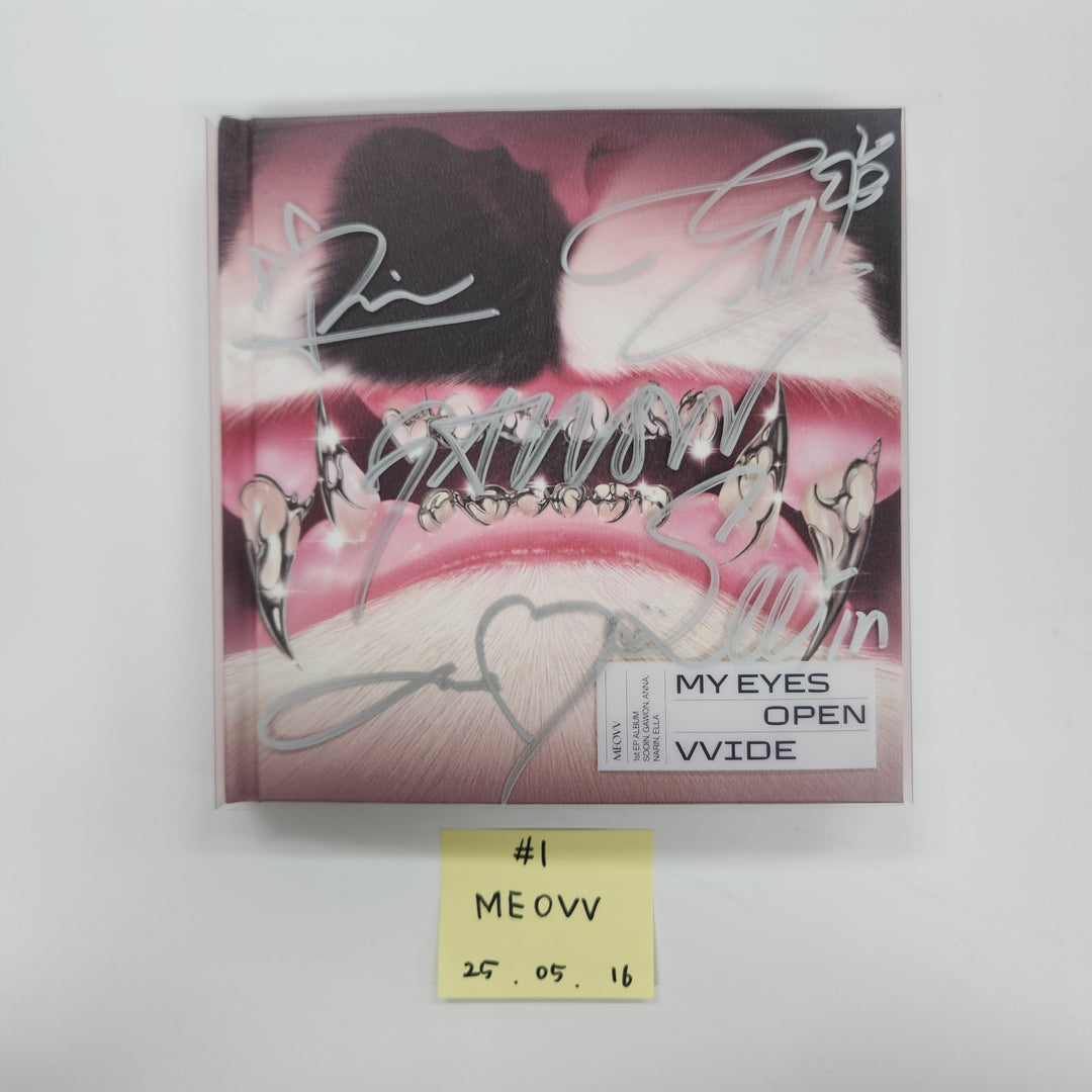 MEOVV "My Eyes Open VVIDE", TripleS "Assemble25", TripleS "Visionary Vision <performante>" - Hand Autographed(Signed) Promo Album [25.05.16] (Restocked 7/4)