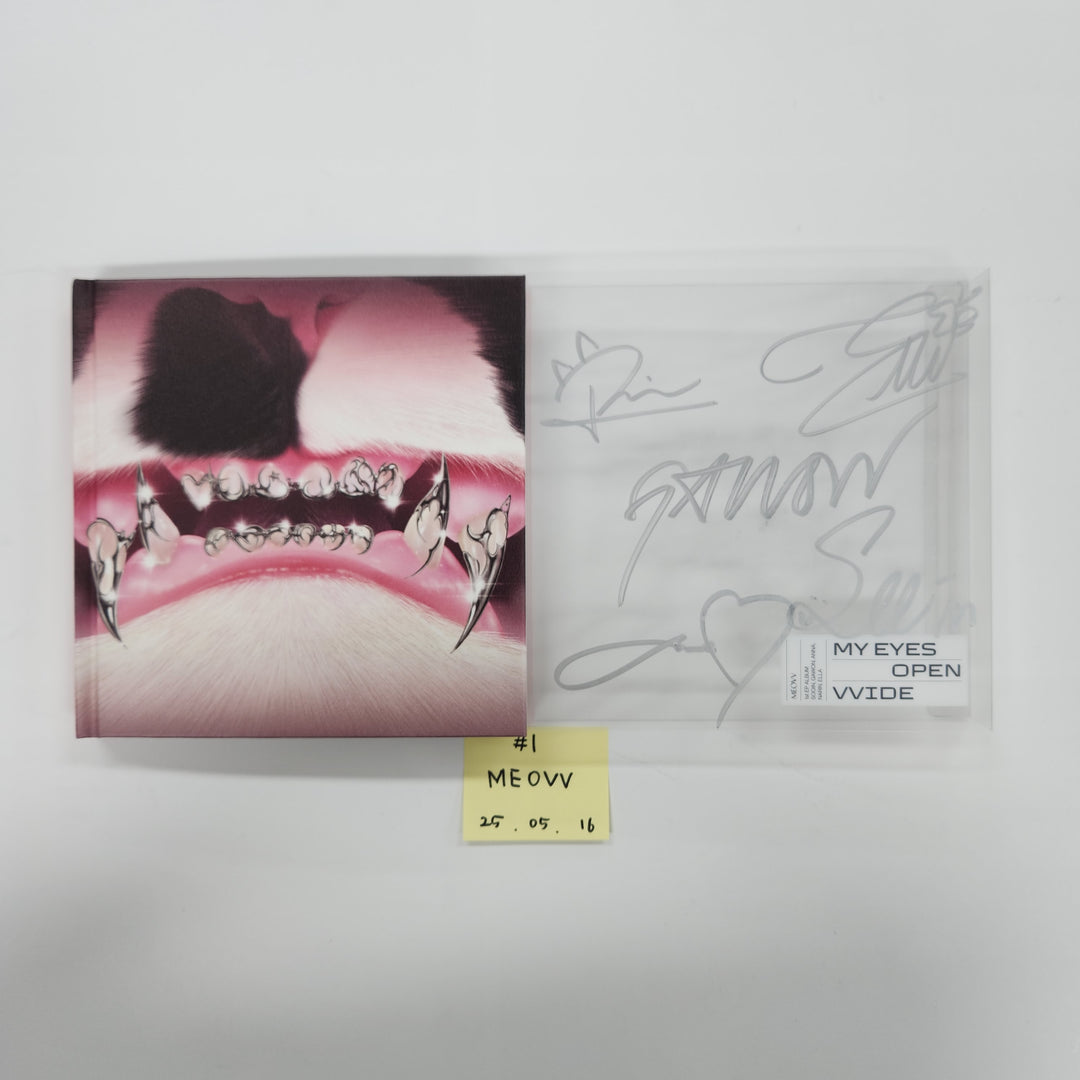MEOVV "My Eyes Open VVIDE", TripleS "Assemble25", TripleS "Visionary Vision <performante>" - Hand Autographed(Signed) Promo Album [25.05.16] (Restocked 7/4)