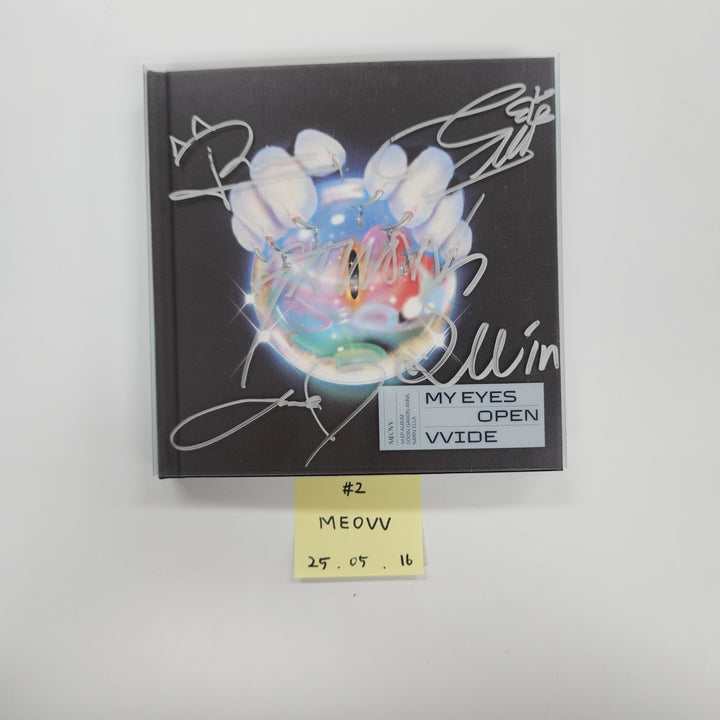 MEOVV "My Eyes Open VVIDE", TripleS "Assemble25", TripleS "Visionary Vision <performante>" - Hand Autographed(Signed) Promo Album [25.05.16] (Restocked 7/4)
