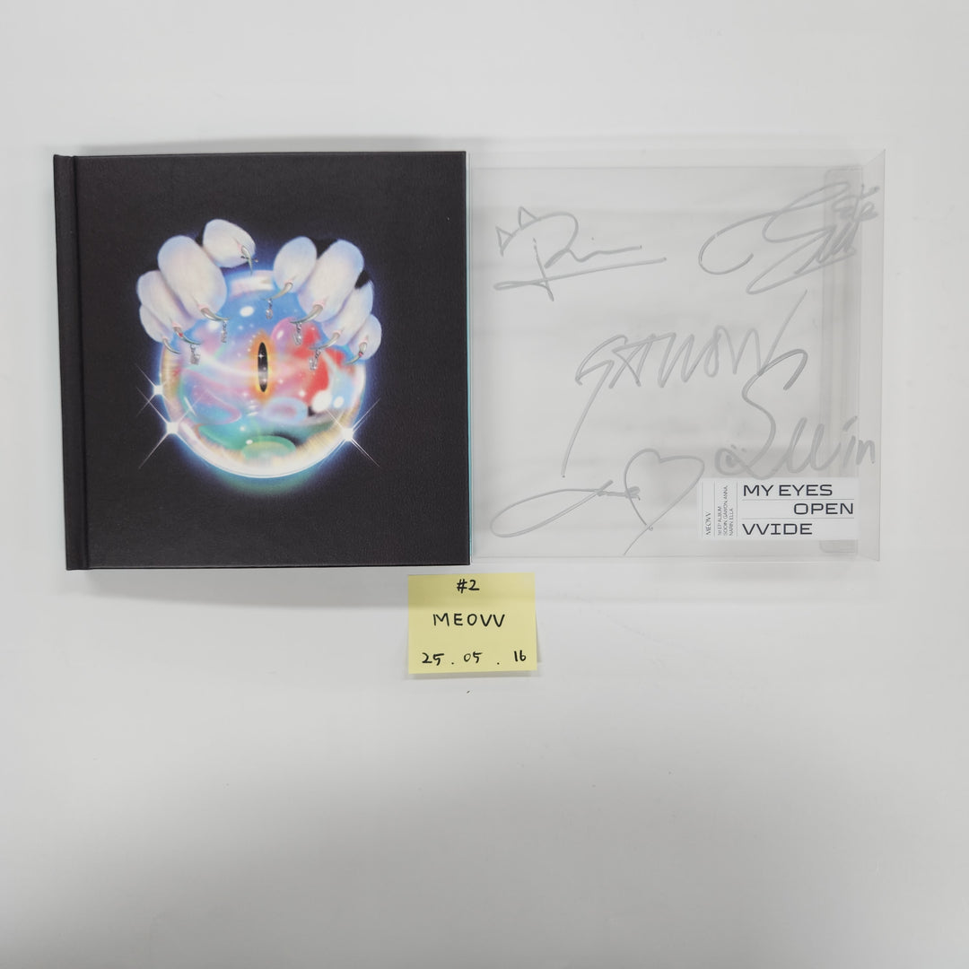 MEOVV "My Eyes Open VVIDE", TripleS "Assemble25", TripleS "Visionary Vision <performante>" - Hand Autographed(Signed) Promo Album [25.05.16] (Restocked 7/4)