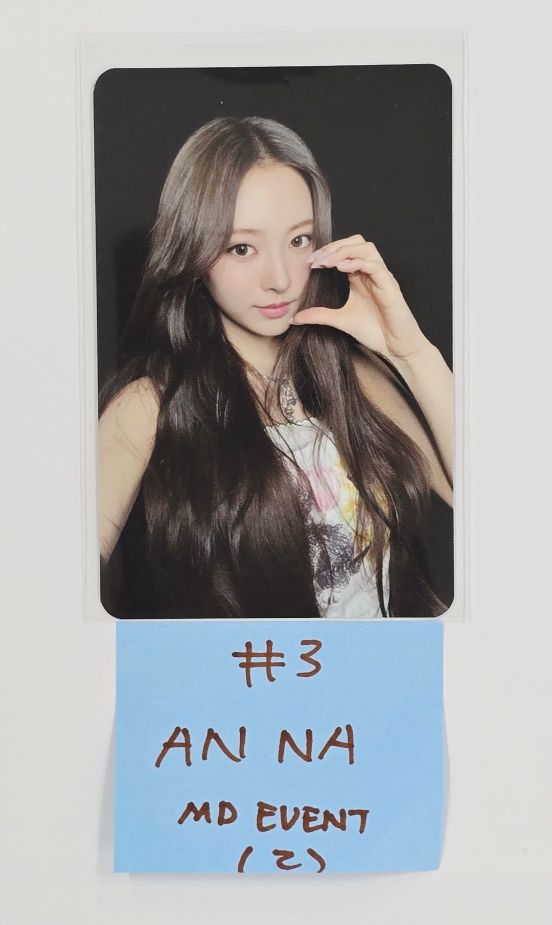 MEOVV "MY EYES OPEN VVIDE" - POP-UP Official MD Event Photocard Round 2 [25.5.20]