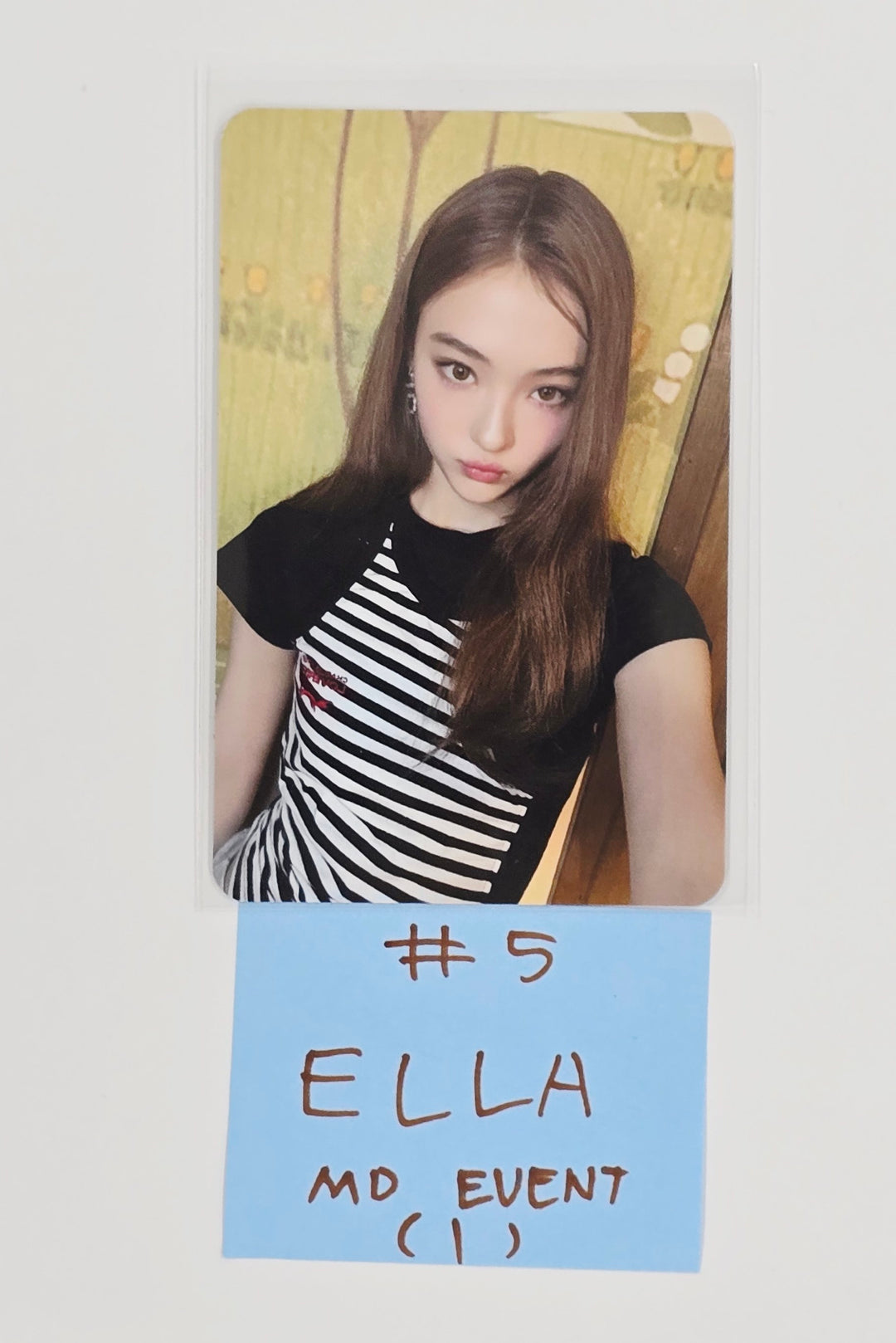 MEOVV "MY EYES OPEN VVIDE" - POP-UP Official MD Event Photocard Round 2 [25.5.20]