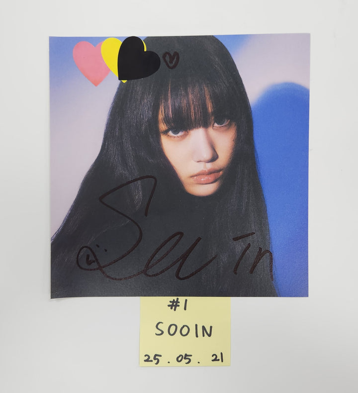 MEOVV "MY EYES OPEN VVIDE" -  A Cut Page From Fansign Event Album [25.5.21]