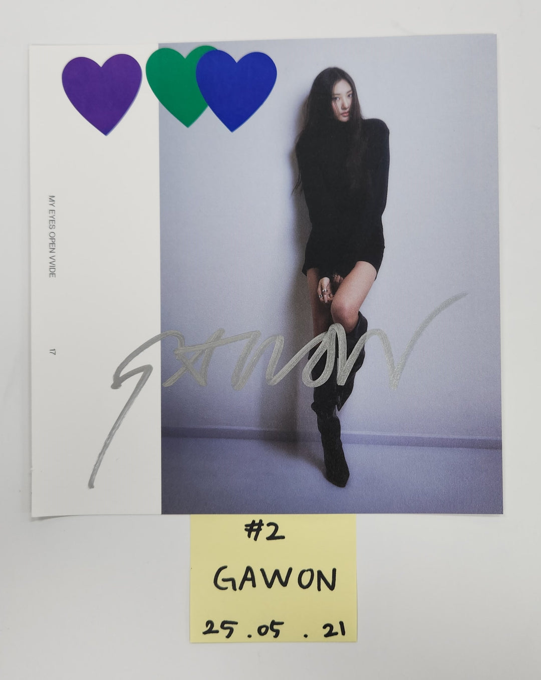 MEOVV "MY EYES OPEN VVIDE" -  A Cut Page From Fansign Event Album [25.5.21]
