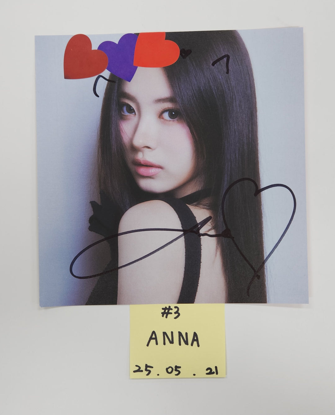 MEOVV "MY EYES OPEN VVIDE" -  A Cut Page From Fansign Event Album [25.5.21]
