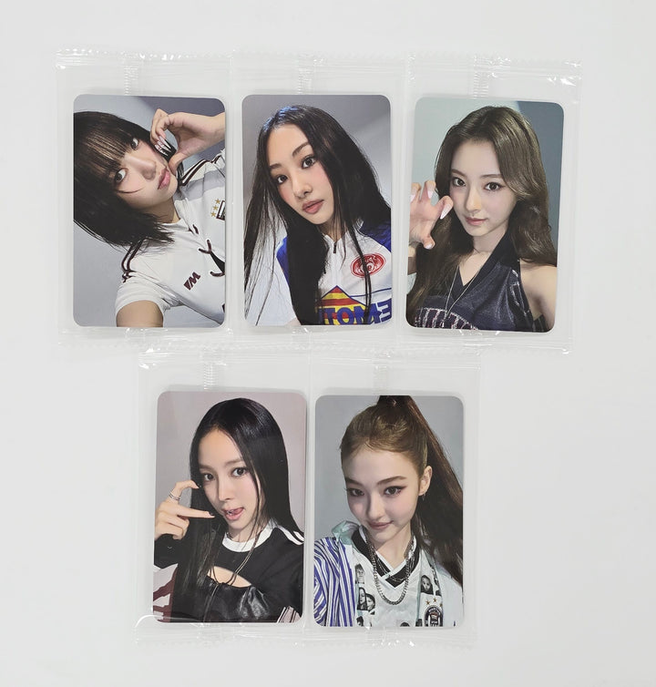 MEOVV "MY EYES OPEN VVIDE" -  Ktown4U Studio Choom Gift Photocard [25.5.28]