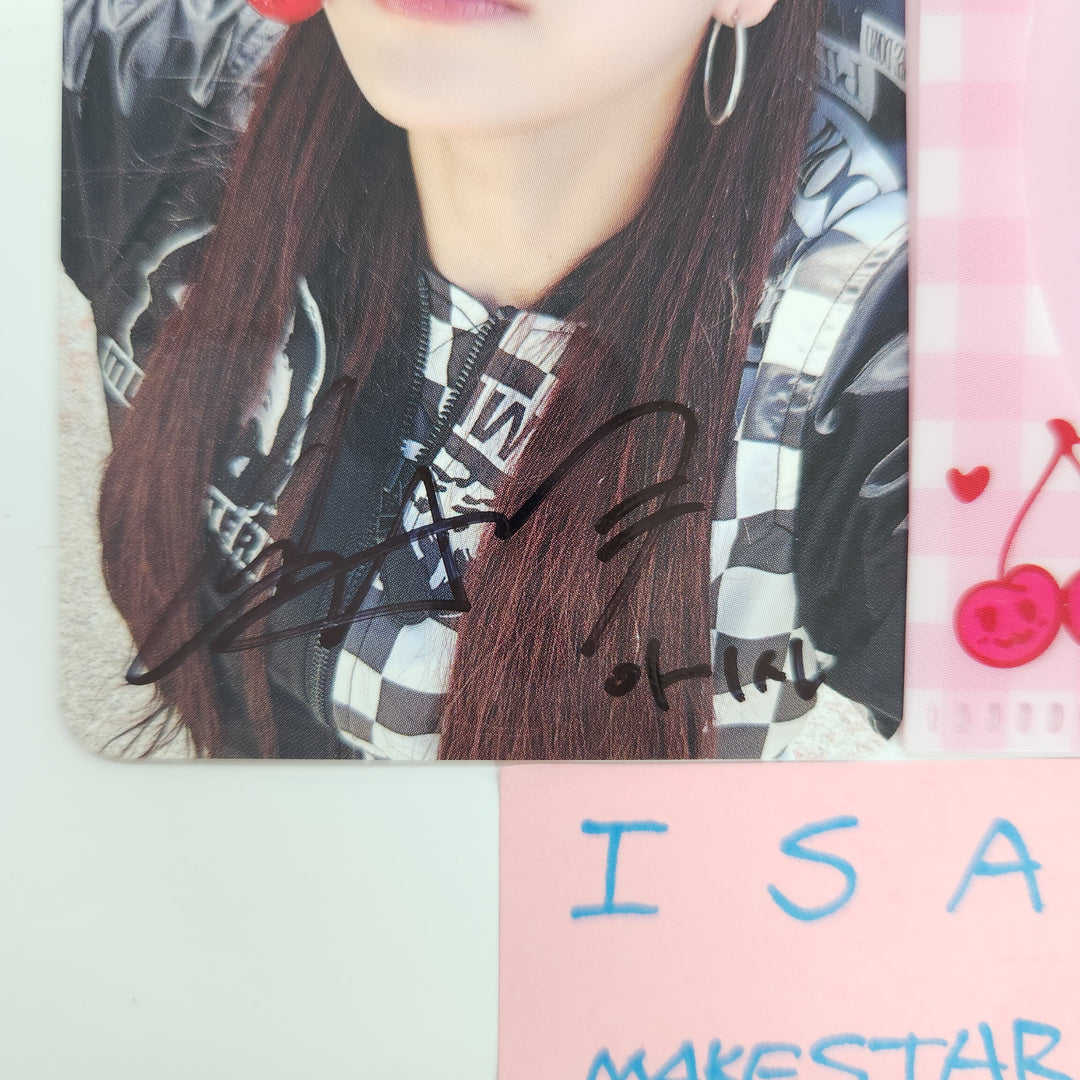 ISA (Of STAYC) "S" - Hand Autographed(Signed) Photocard [25.5.28]