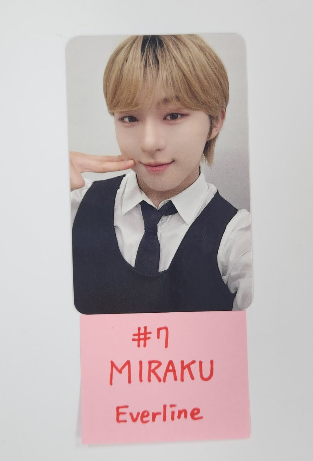 NouerA "Chapter: New is Now" - Everline Fansign Event Photocard Round 3 [25.5.30]