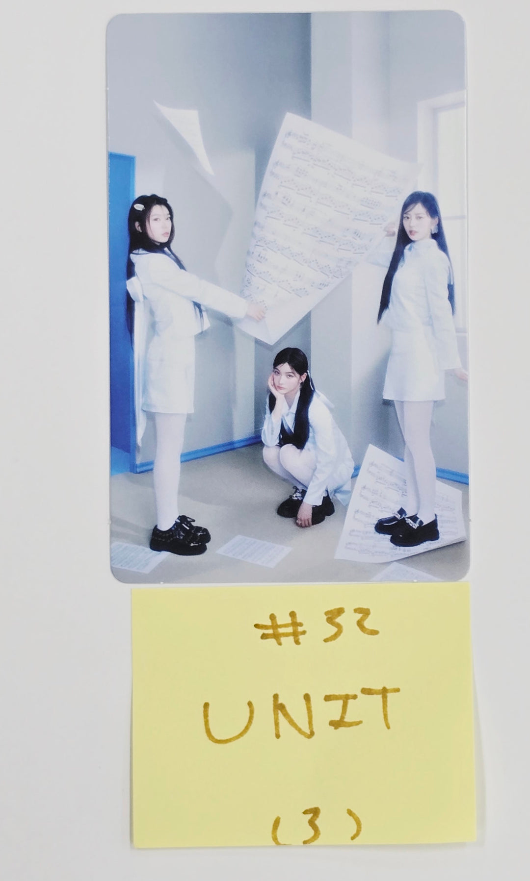 ILLIT "2025 ILLIT GLITTER DAY" - Official Trading Photocard [25.6.30]