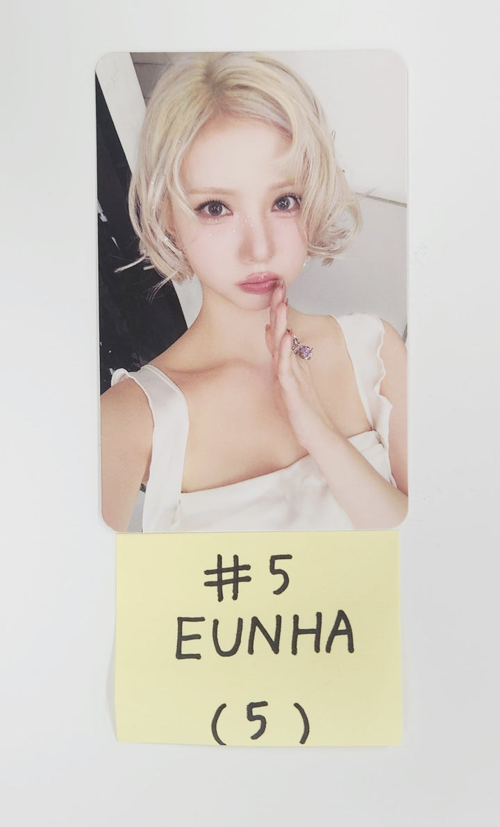 VIVIZ "A Montage of ( )" - Official Photocard [25.7.9]