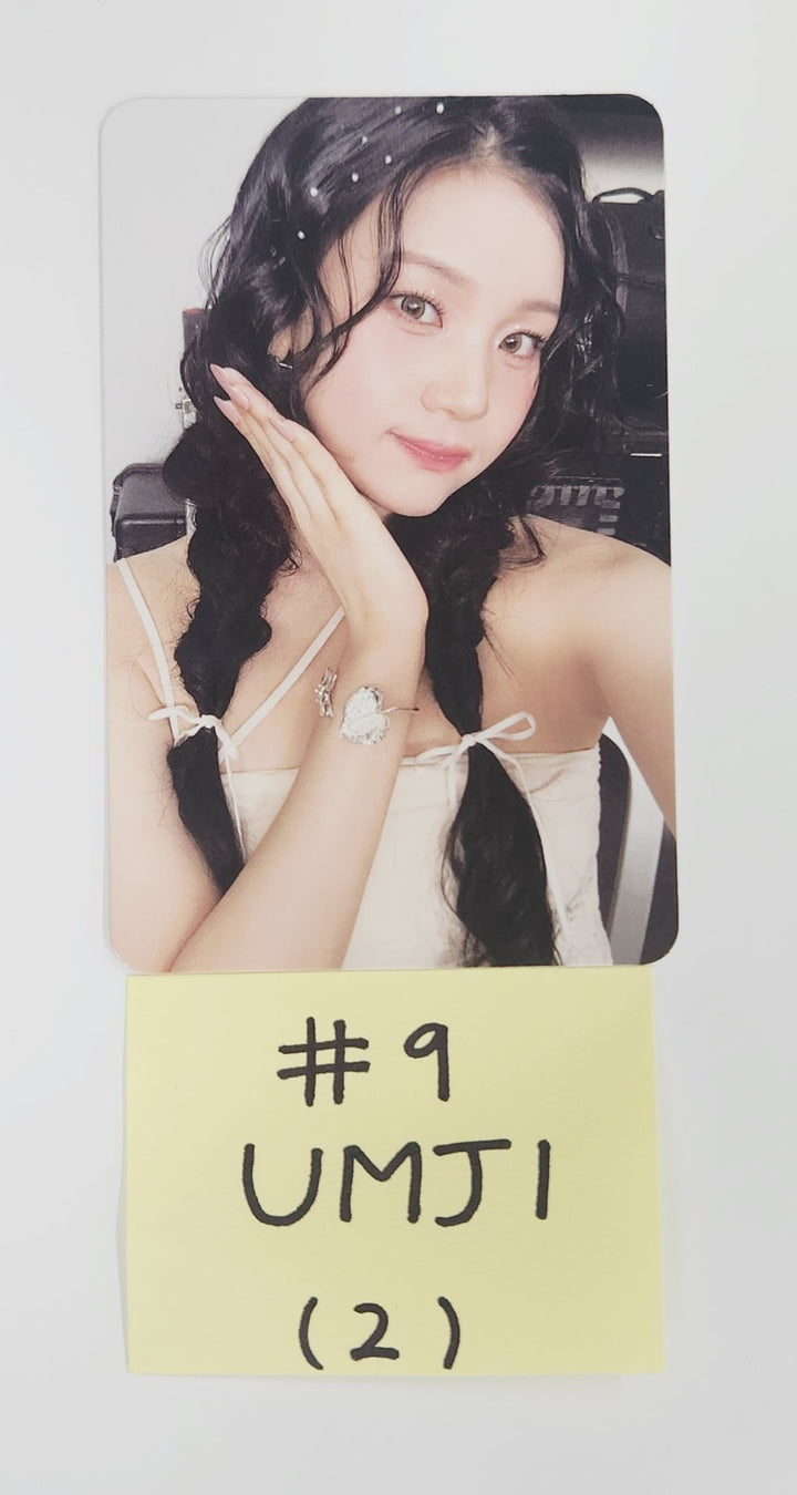 VIVIZ "A Montage of ( )" - Official Photocard [25.7.9]