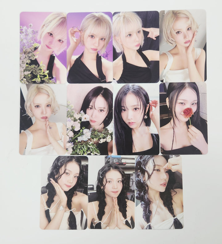 VIVIZ "A Montage of ( )" - Official Photocard [25.7.9]
