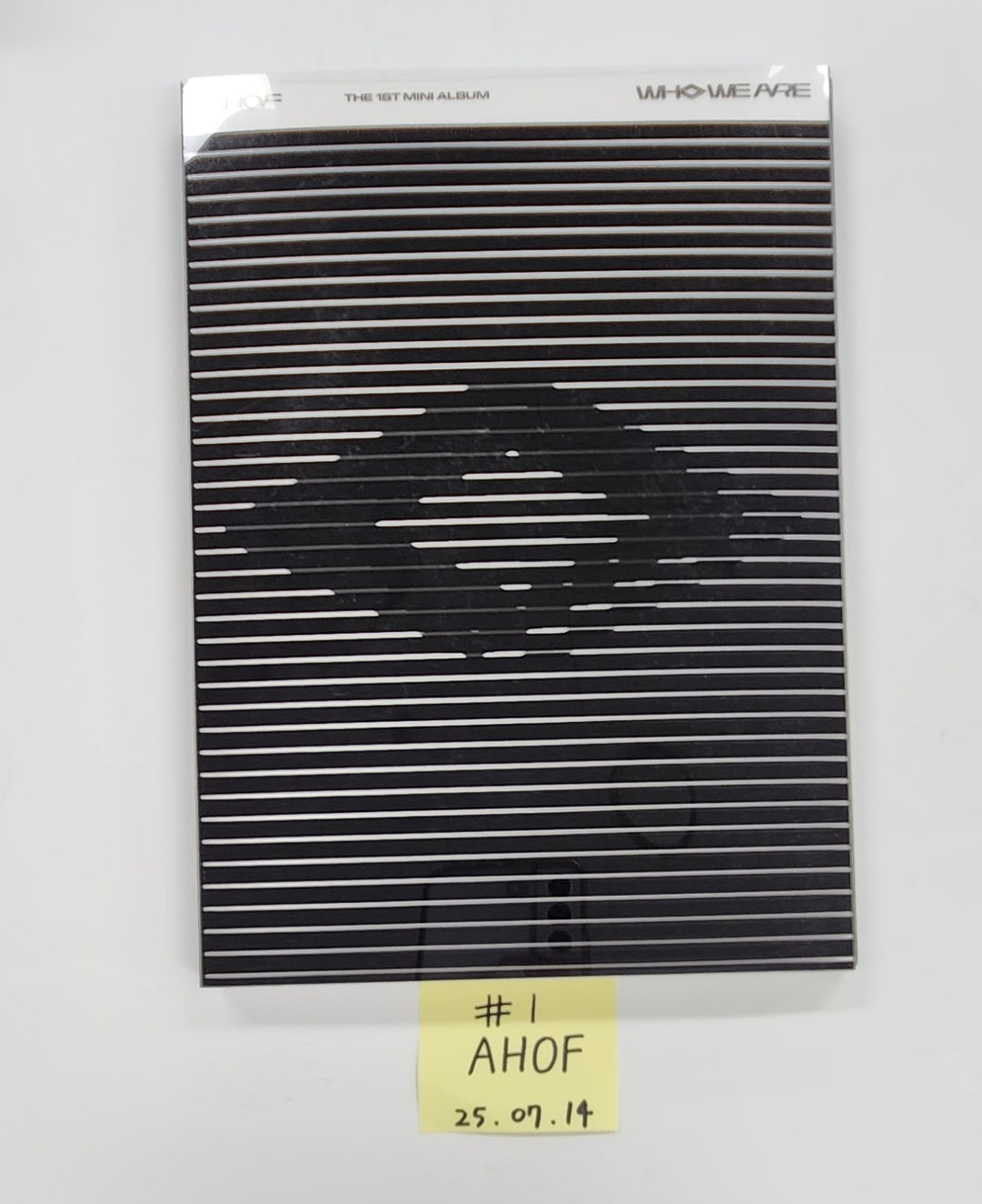 AHOF "WHO WE ARE", NOWZ "IGNITION" - Hand Autograhped(Signed) Promo Album [25.7.14]