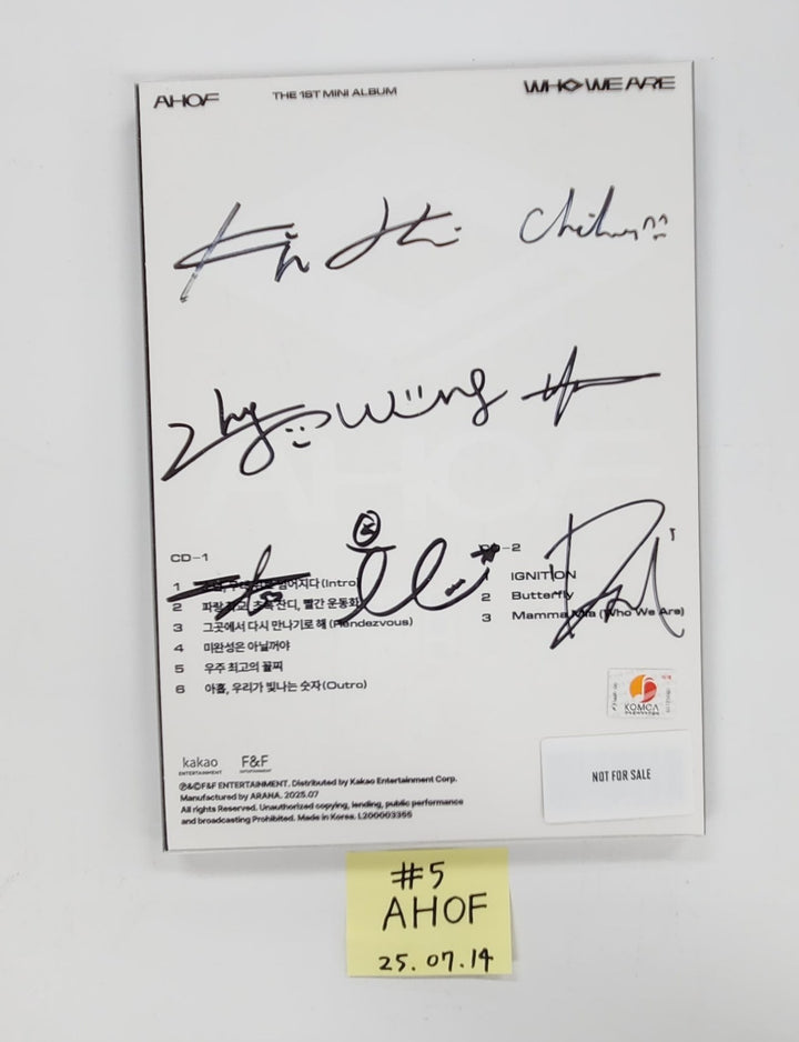 AHOF "WHO WE ARE", NOWZ "IGNITION" - Hand Autograhped(Signed) Promo Album [25.7.14]