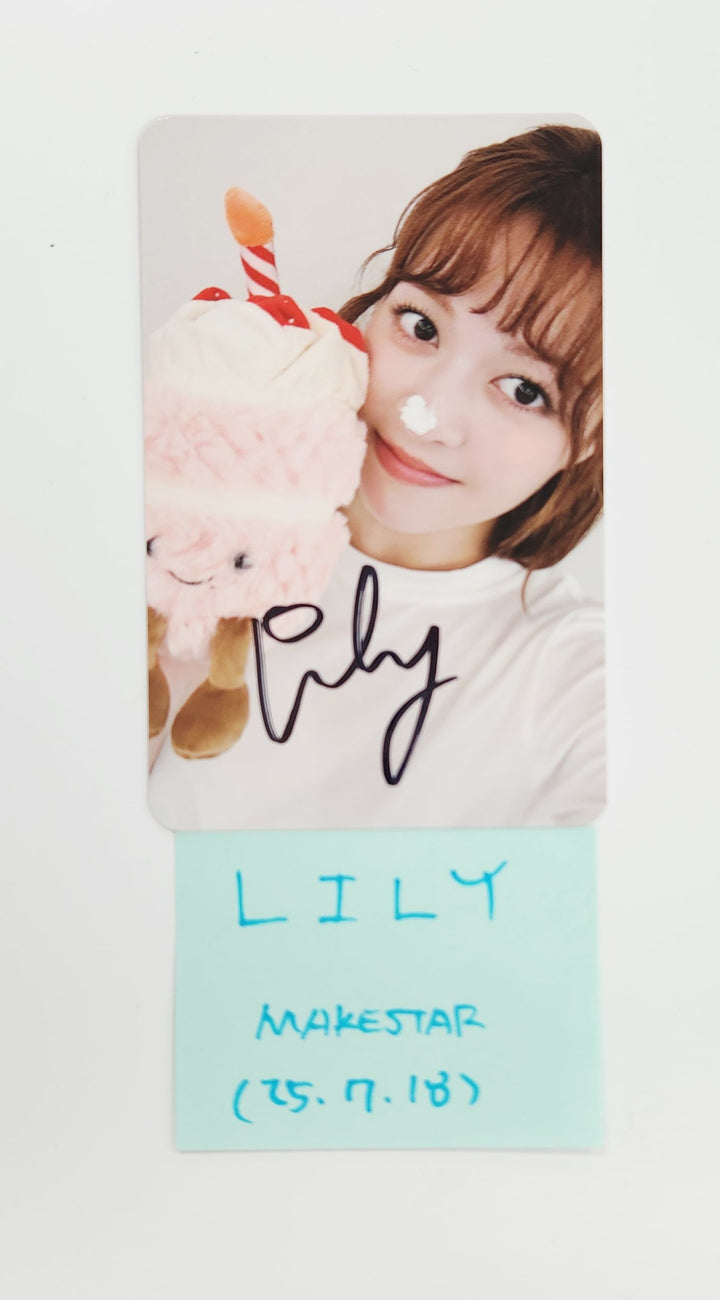 LILY (Of NMIXX) "Fe3O4: FORWARD" - Hand Autographed(Signed) Photocard [25.7.18]