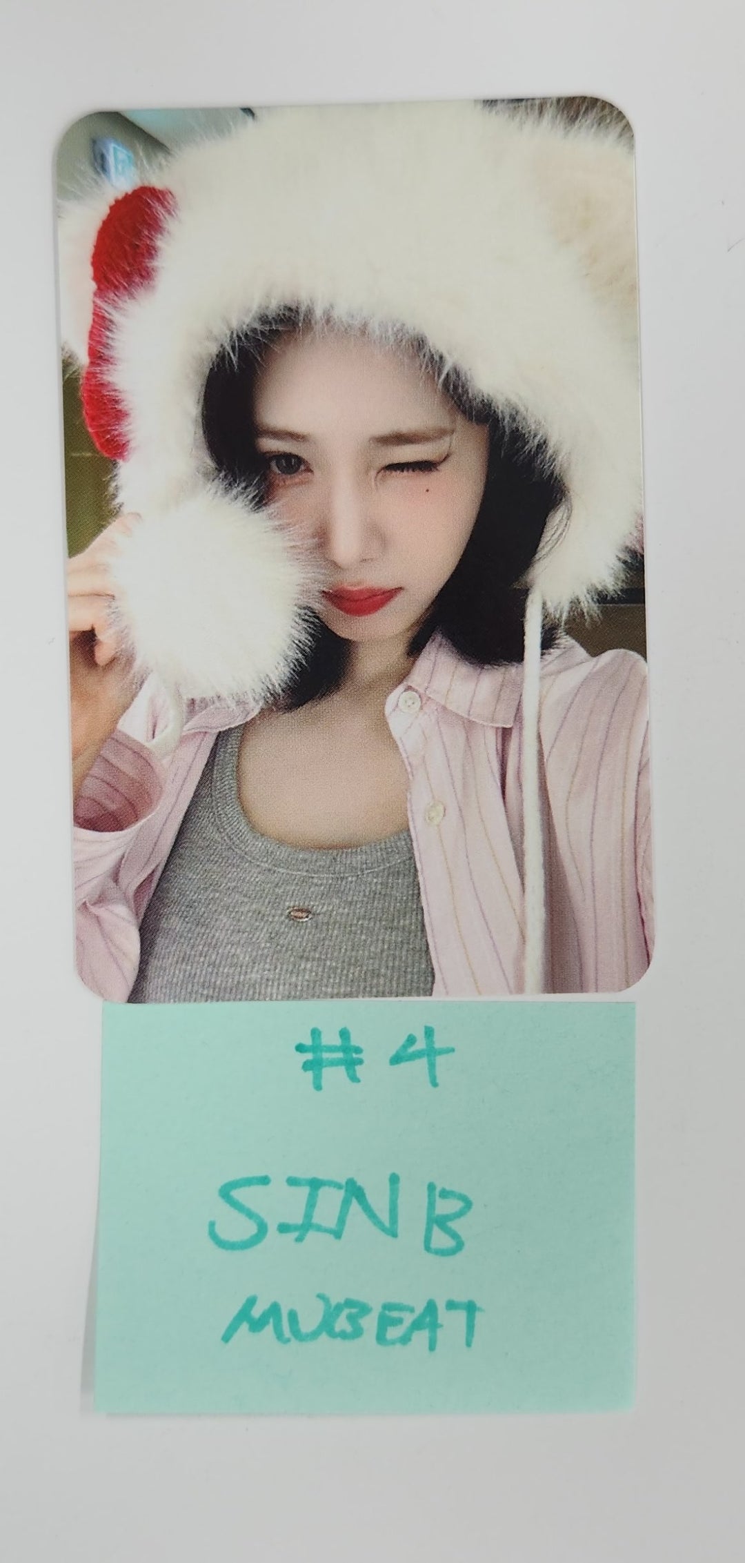 VIVIZ "A Montage of ( )" - MUBEAT Fansign Event Photocard [25.7.28]