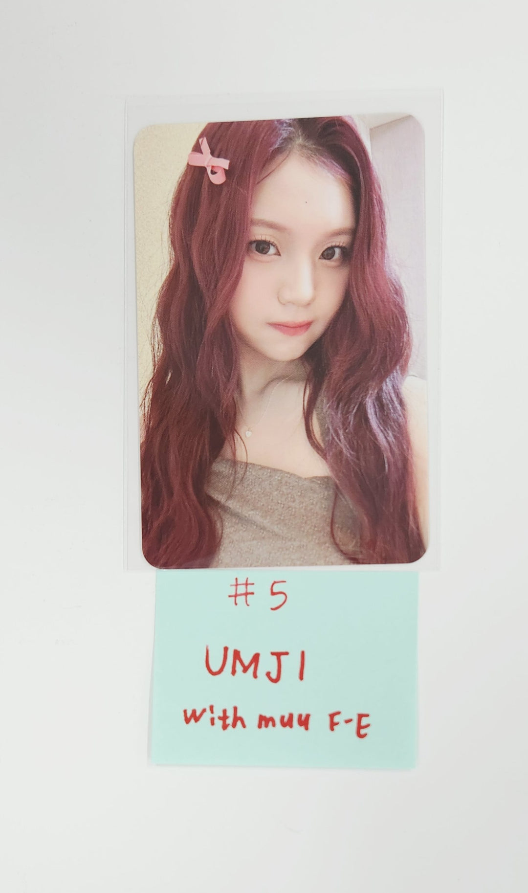 VIVIZ "A Montage of ( )" - Withmuu Fansign Event Photocard R2 [25.8.4]