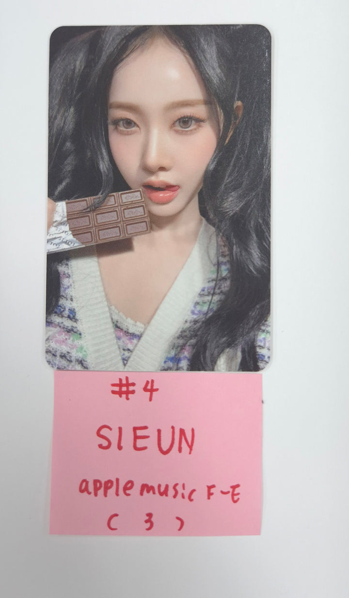 STAYC "I WANT IT" - Apple Music Fansign Event Photocard [25.8.8]