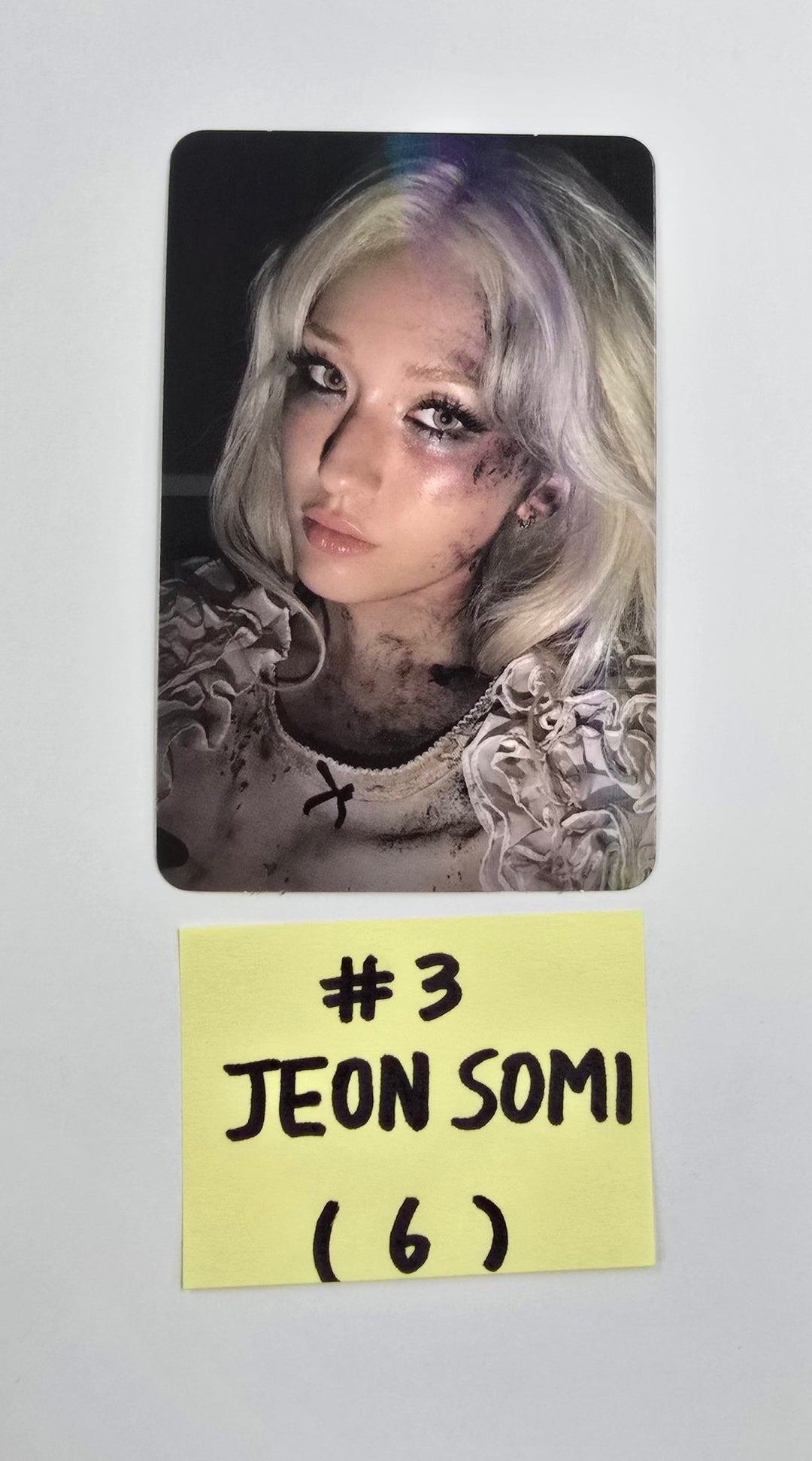 JEON SOMI "Chaotic &amp; Confused" - Official Photocard [25.8.13]