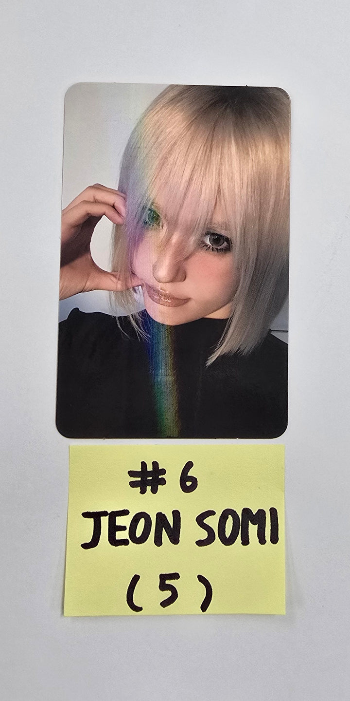 JEON SOMI "Chaotic &amp; Confused" - Official Photocard [25.8.13]